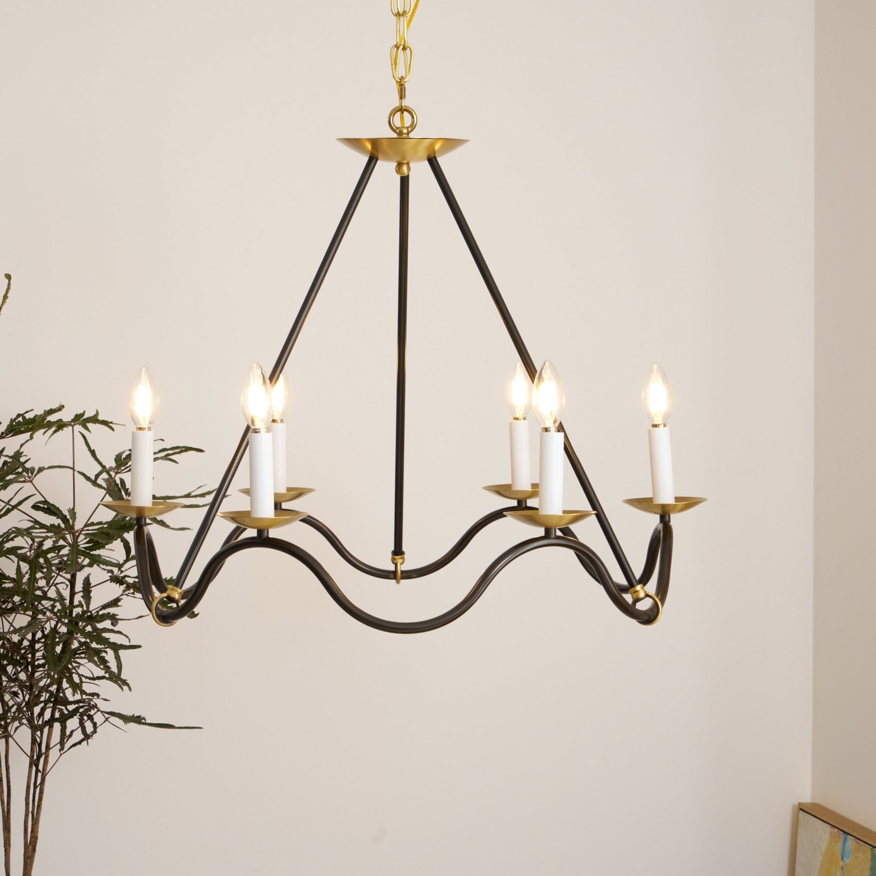 Evenor Elegance Vintage Brass Chandelier-Neutral Decor