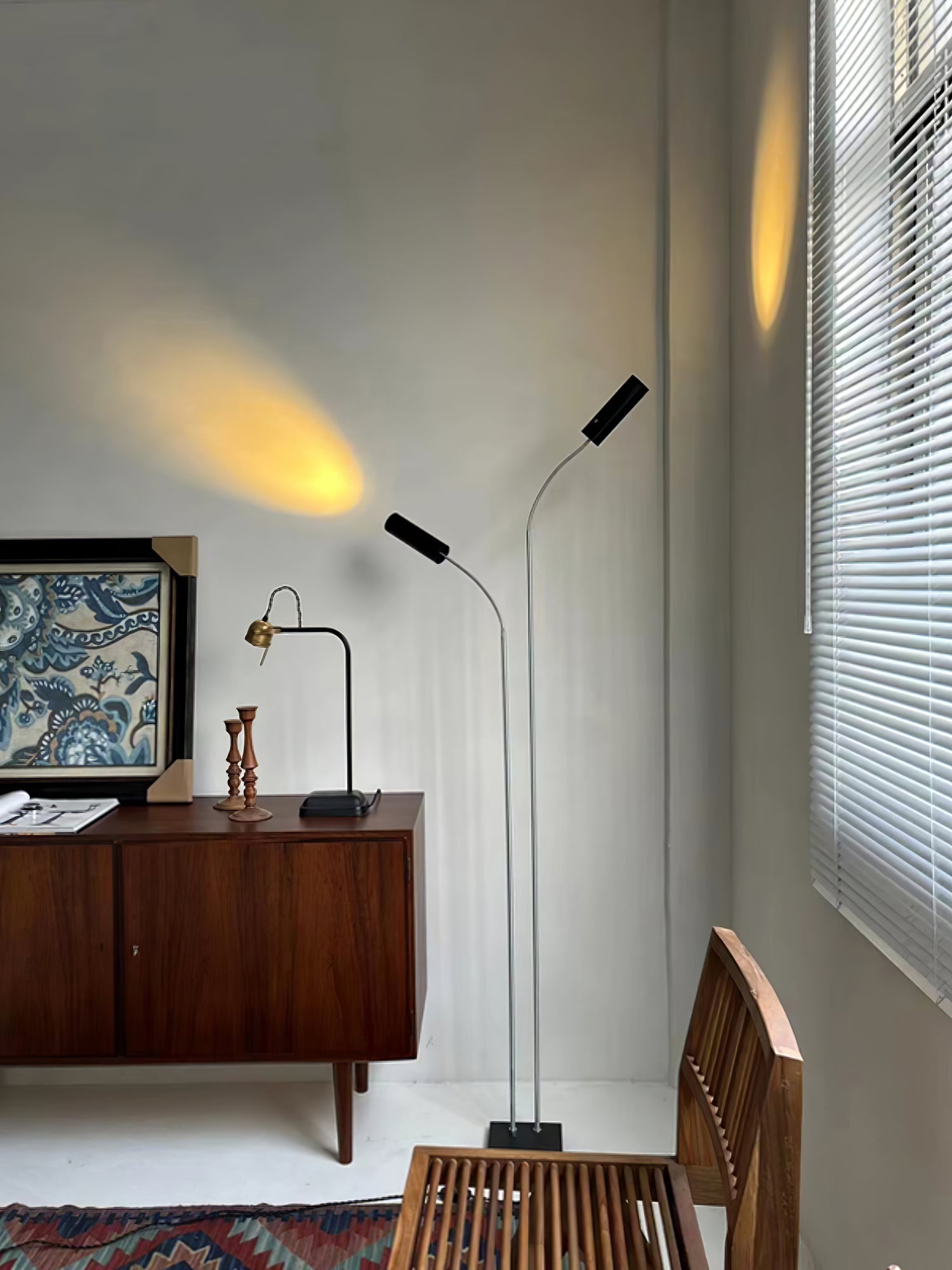 Telum Minimalist Black Floor Lamp-Neutral Decor
