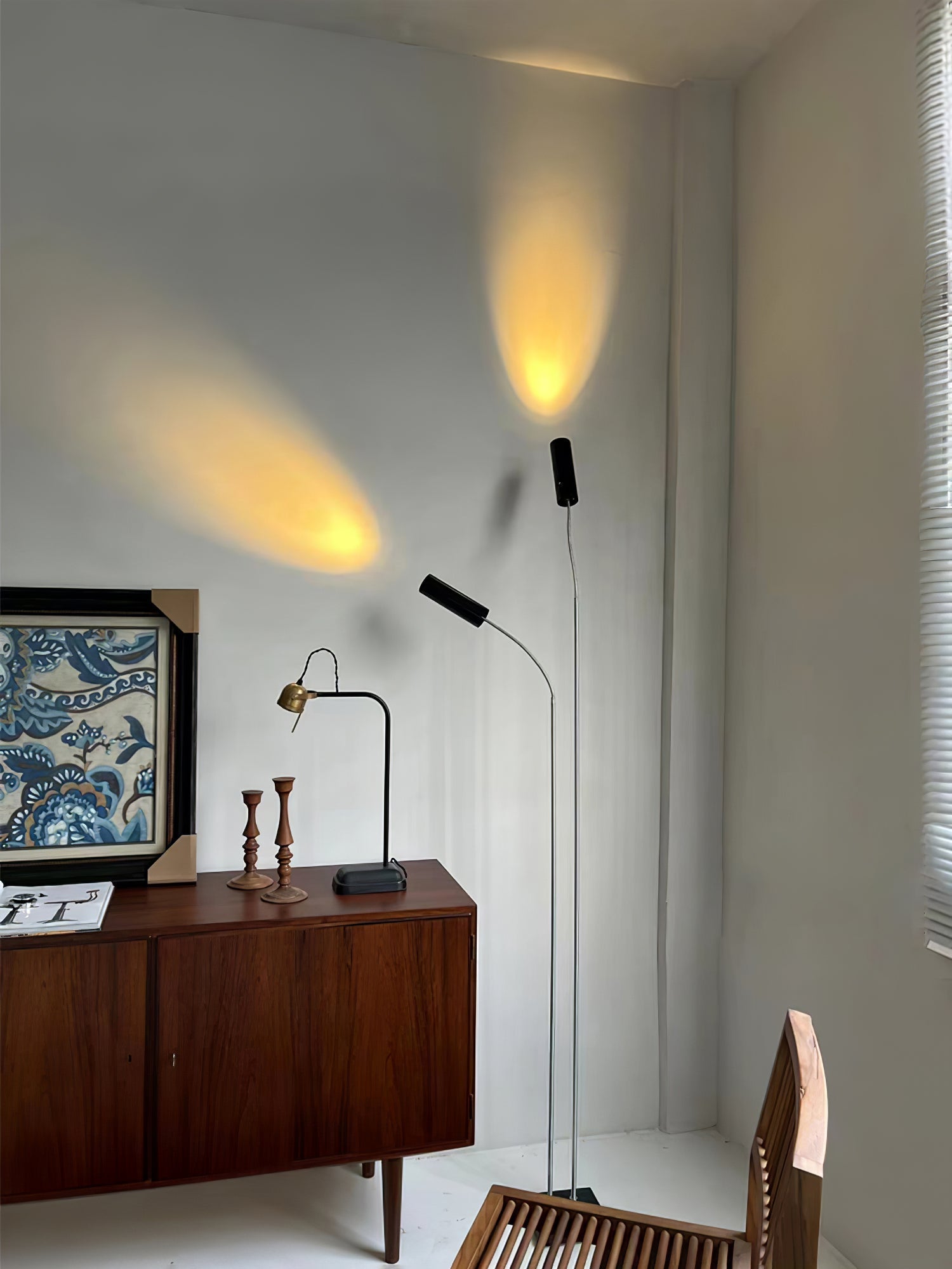 Telum Minimalist Black Floor Lamp-Neutral Decor
