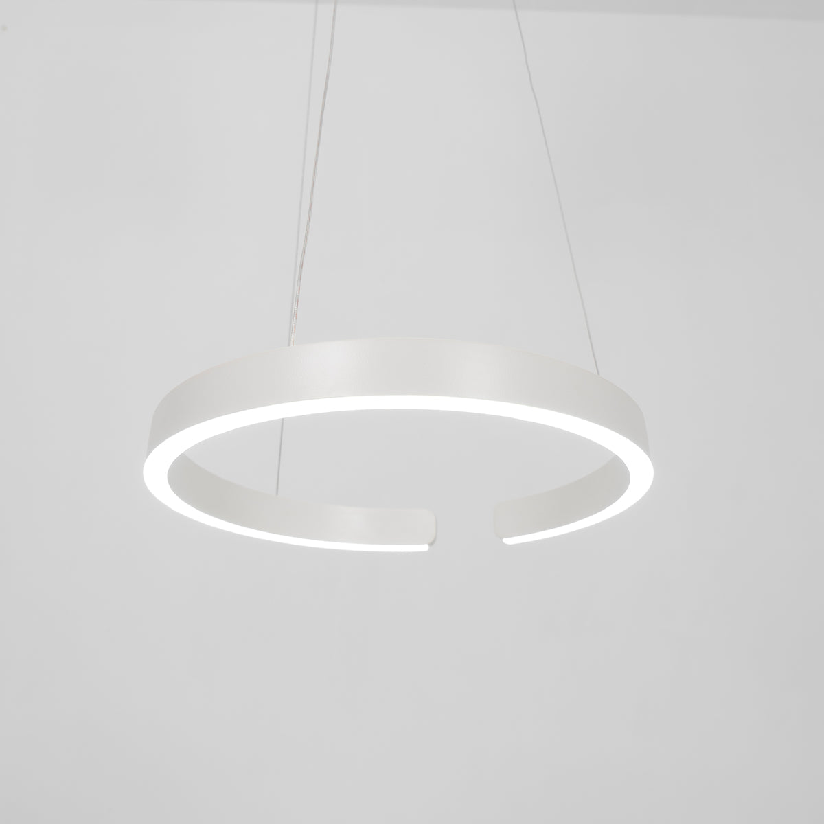 Frixx Modern Minimalist Chandelier-Neutral Decor