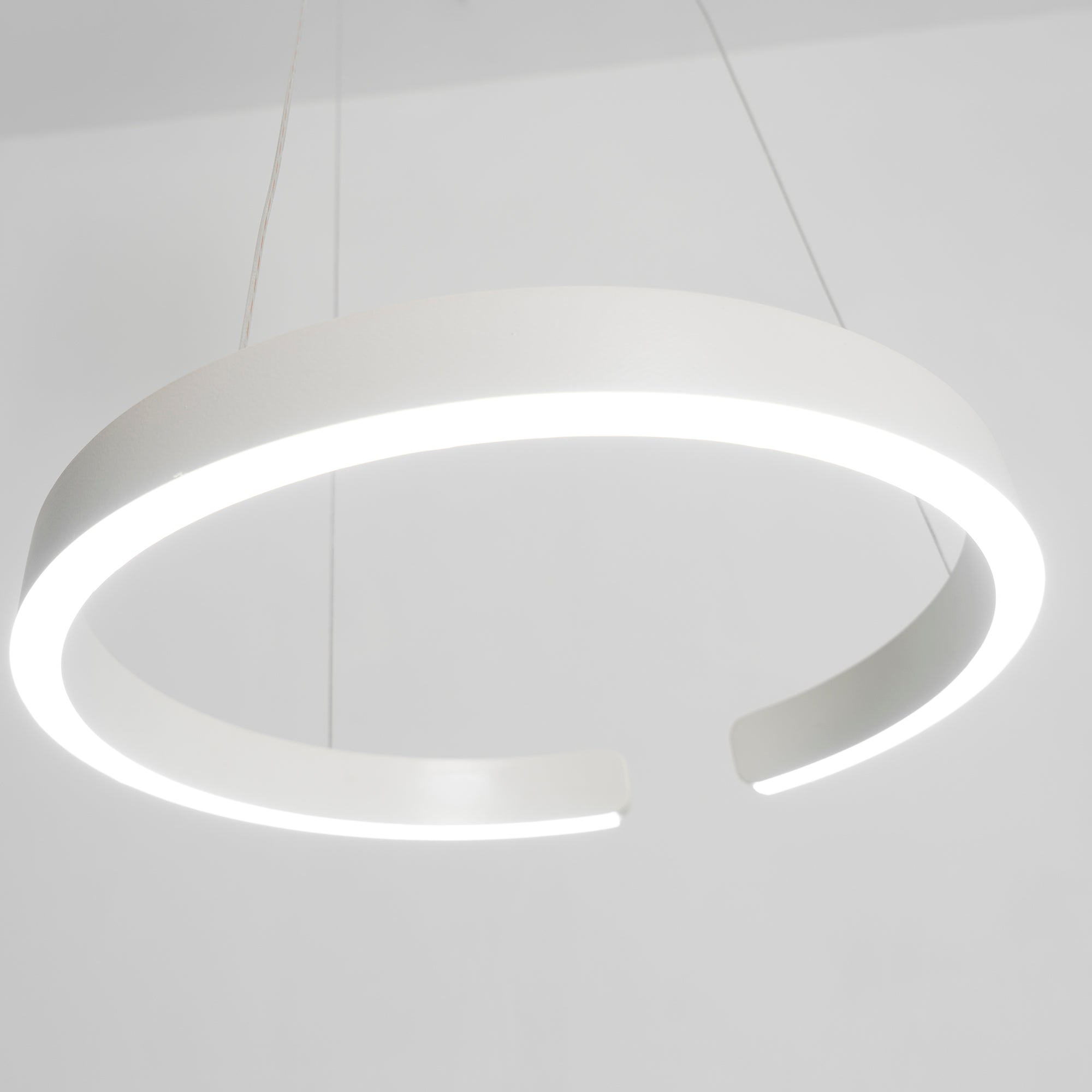 Frixx Modern Minimalist Chandelier-Neutral Decor
