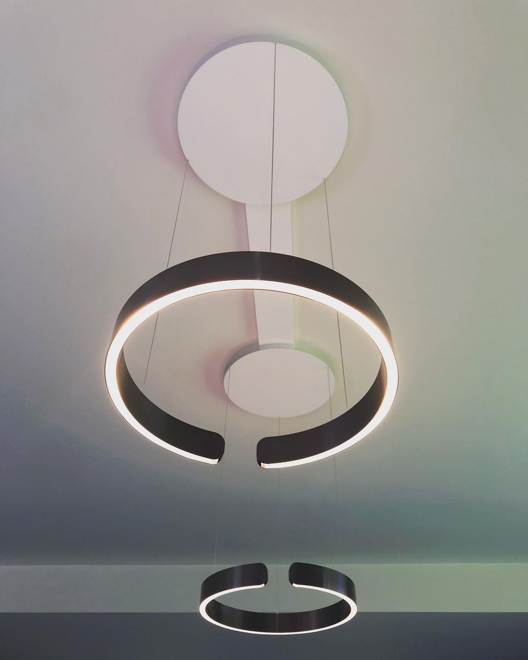Frixx Modern Minimalist Chandelier-Neutral Decor
