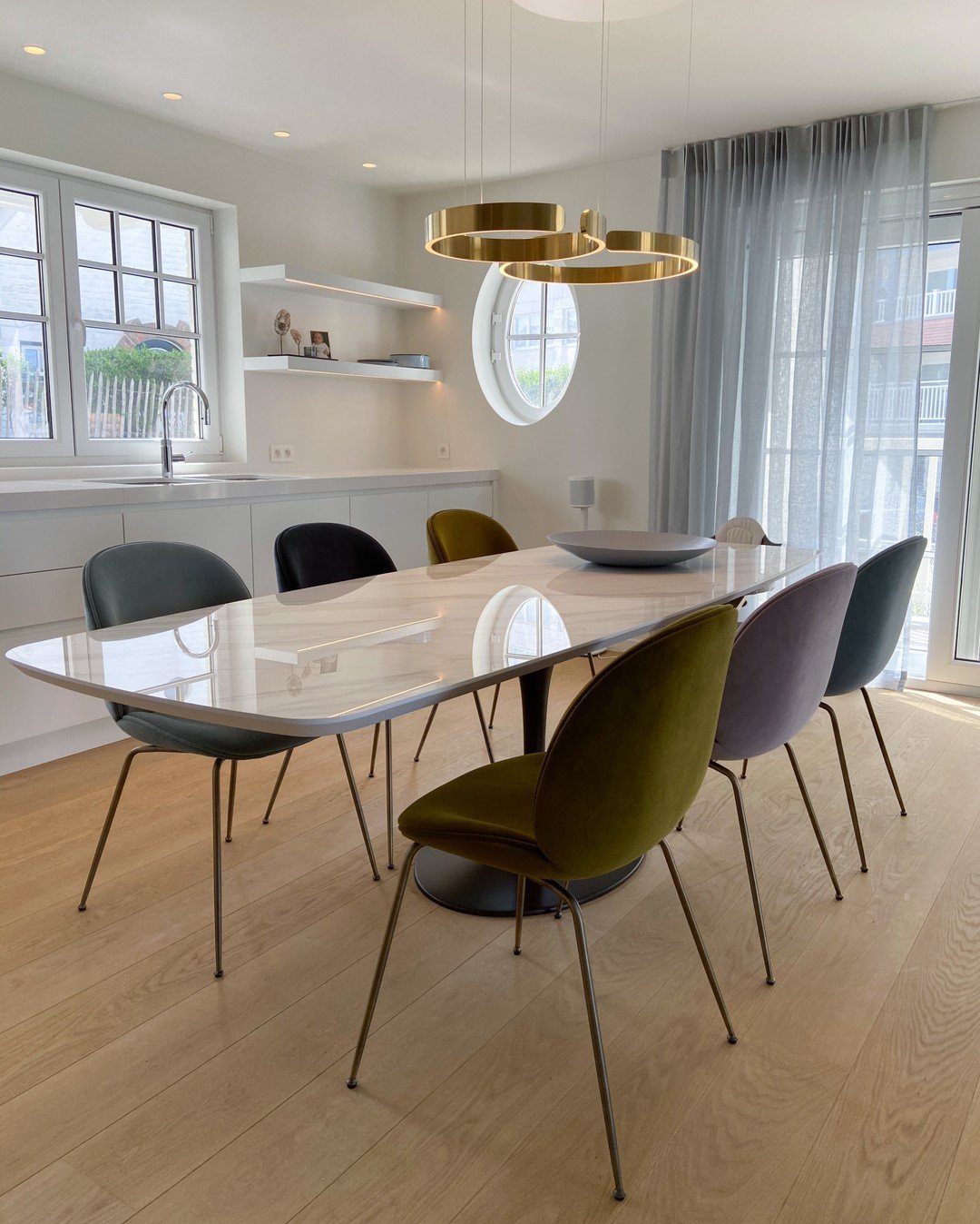 Frixx Modern Minimalist Chandelier-Neutral Decor