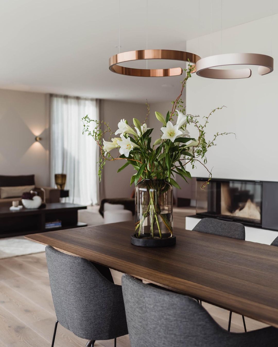 Frixx Modern Minimalist Chandelier-Neutral Decor
