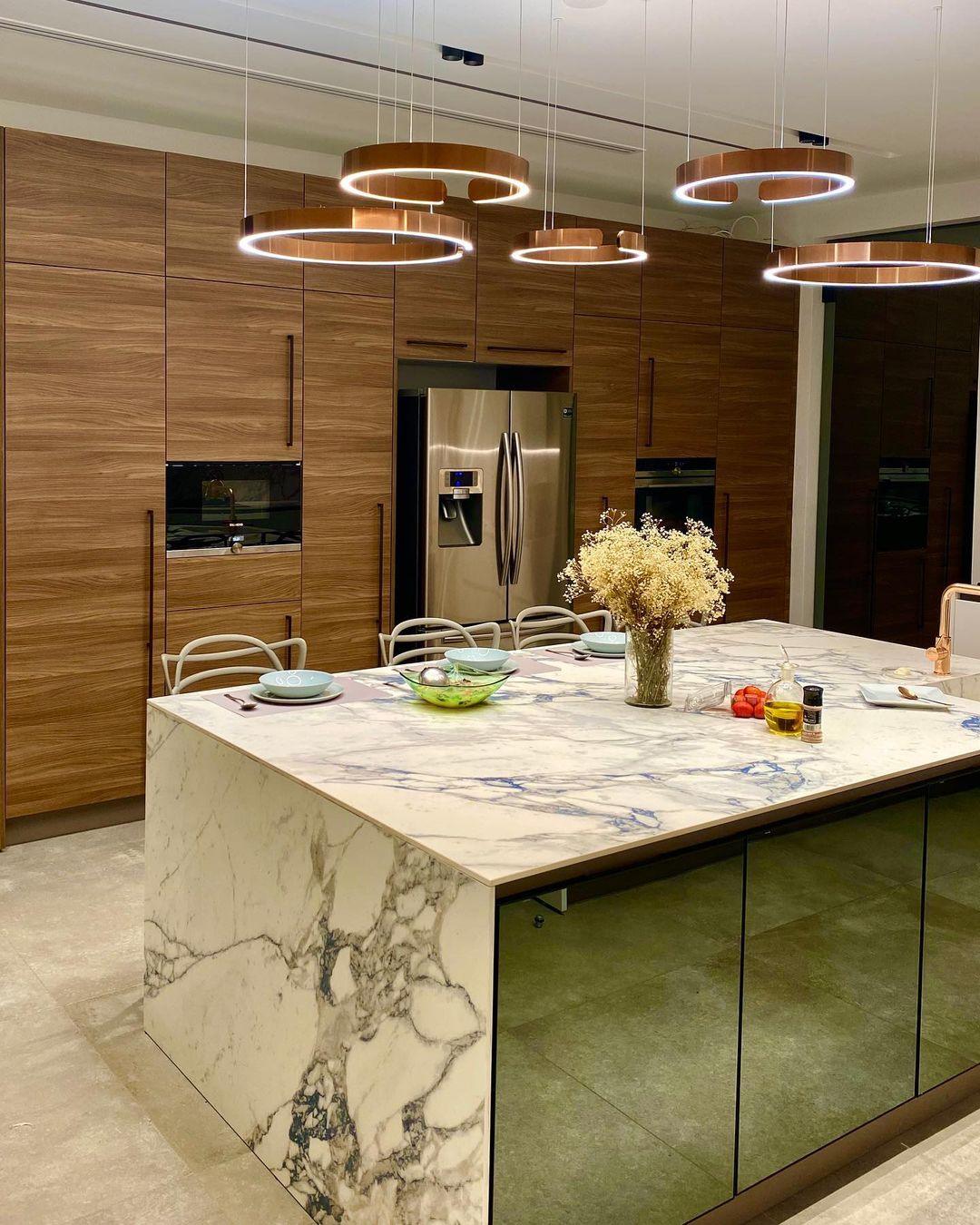 Frixx Modern Minimalist Chandelier-Neutral Decor