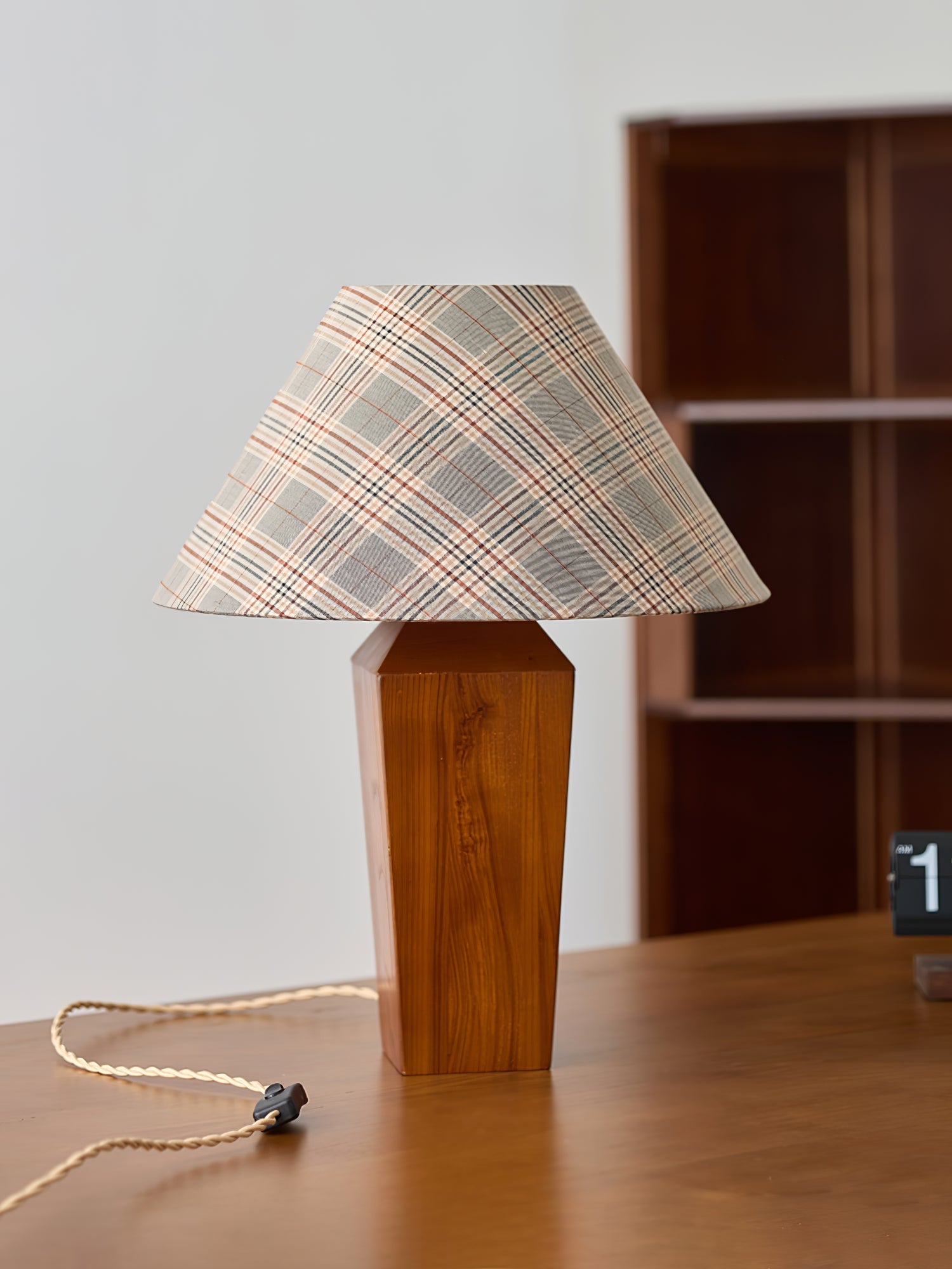 Wokel Minimalist Wood Table Lamp-Neutral Decor