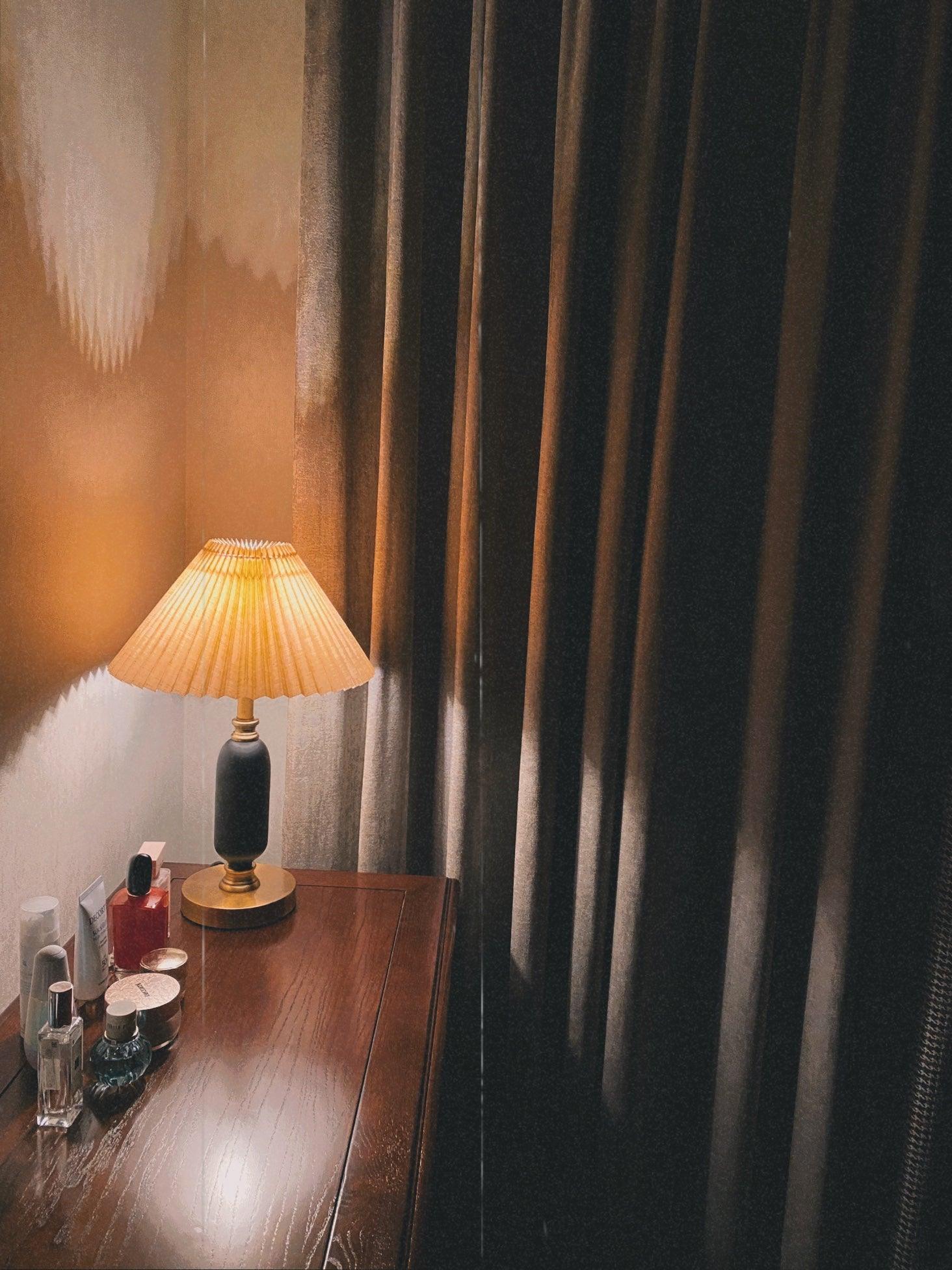 Aurmarila Fabric Table Lamp-Neutral Decor