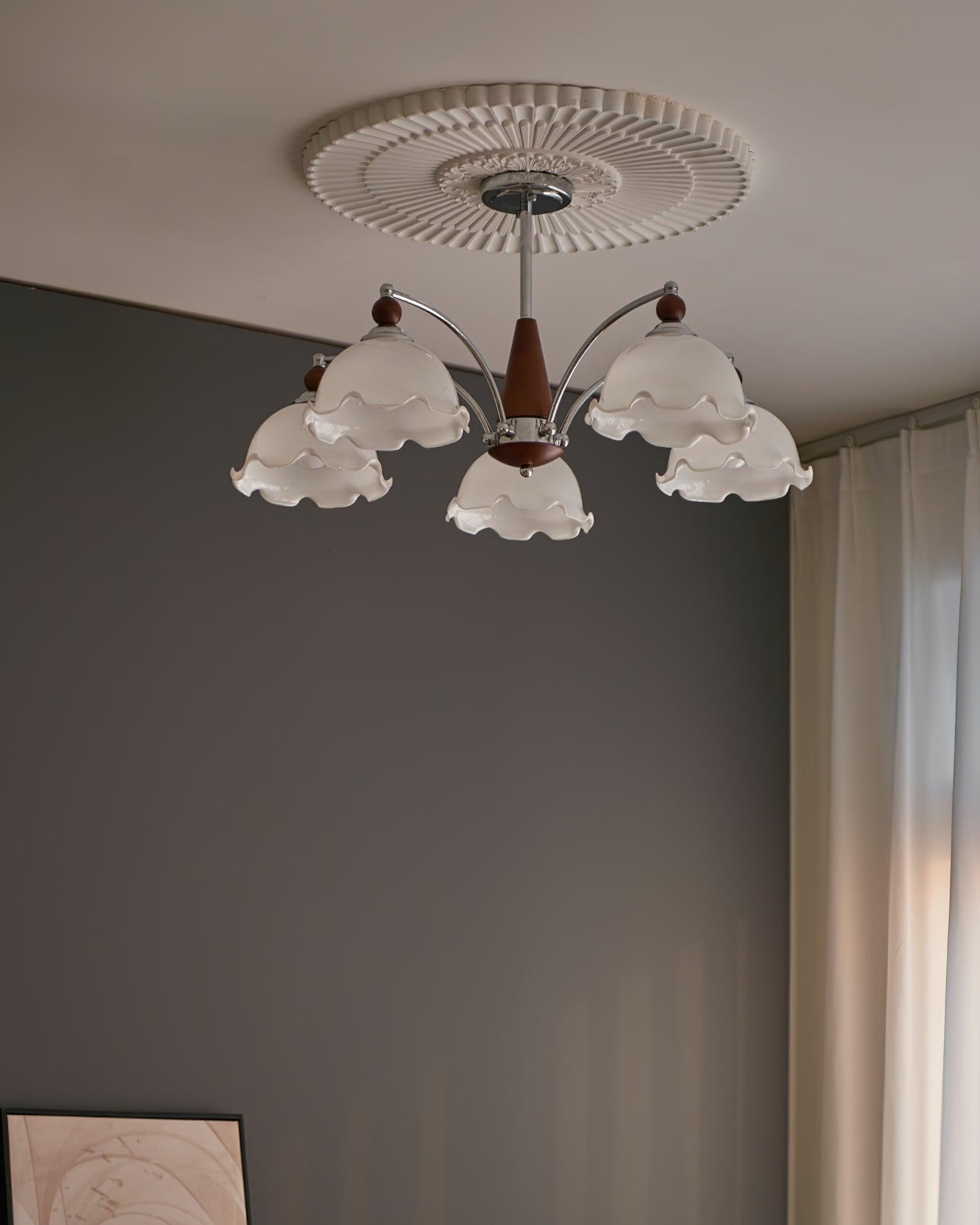 Della Chandelier