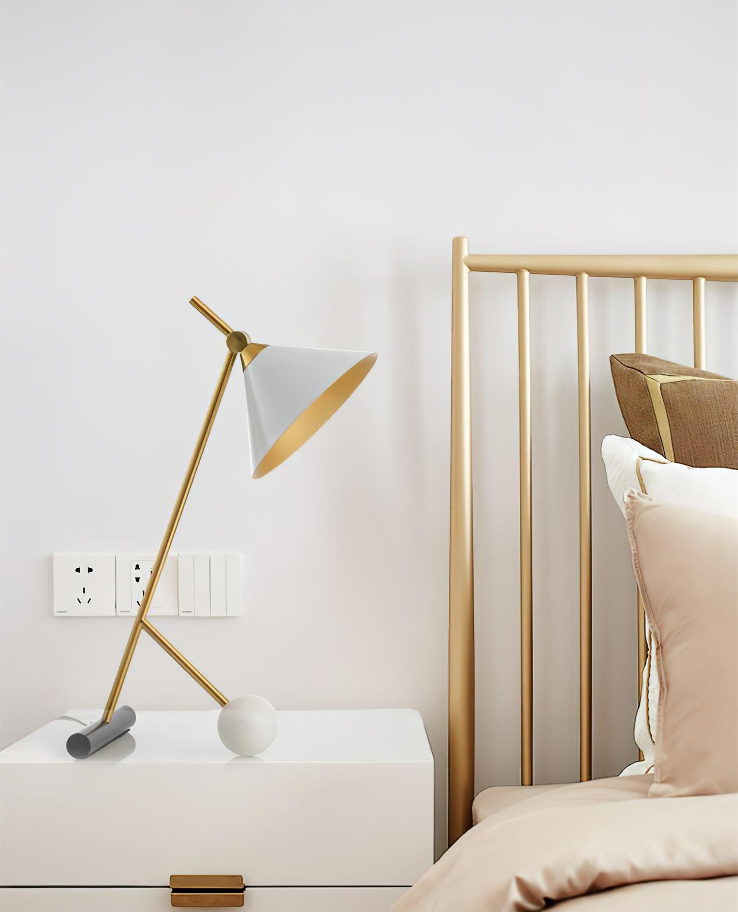 Avelo Marble Geometric Table Lamp-Neutral Decor