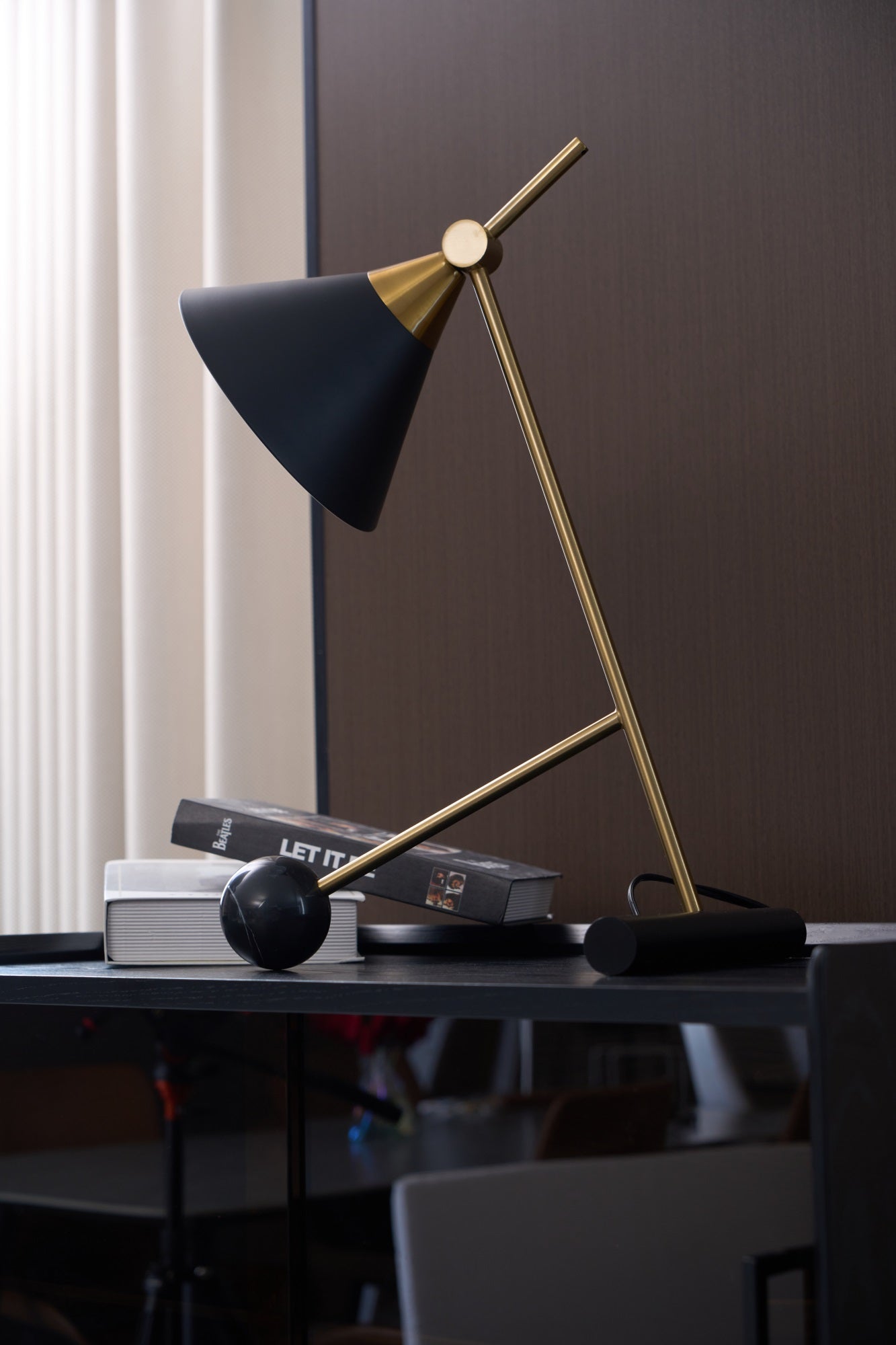 Avelo Marble Geometric Table Lamp-Neutral Decor