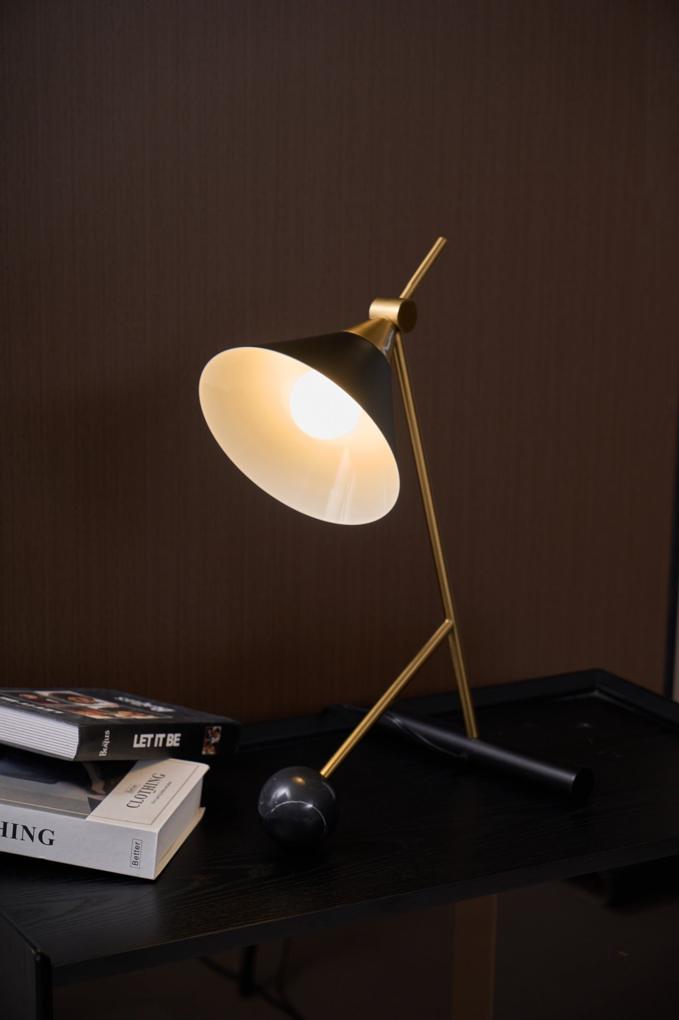 Avelo Marble Geometric Table Lamp-Neutral Decor