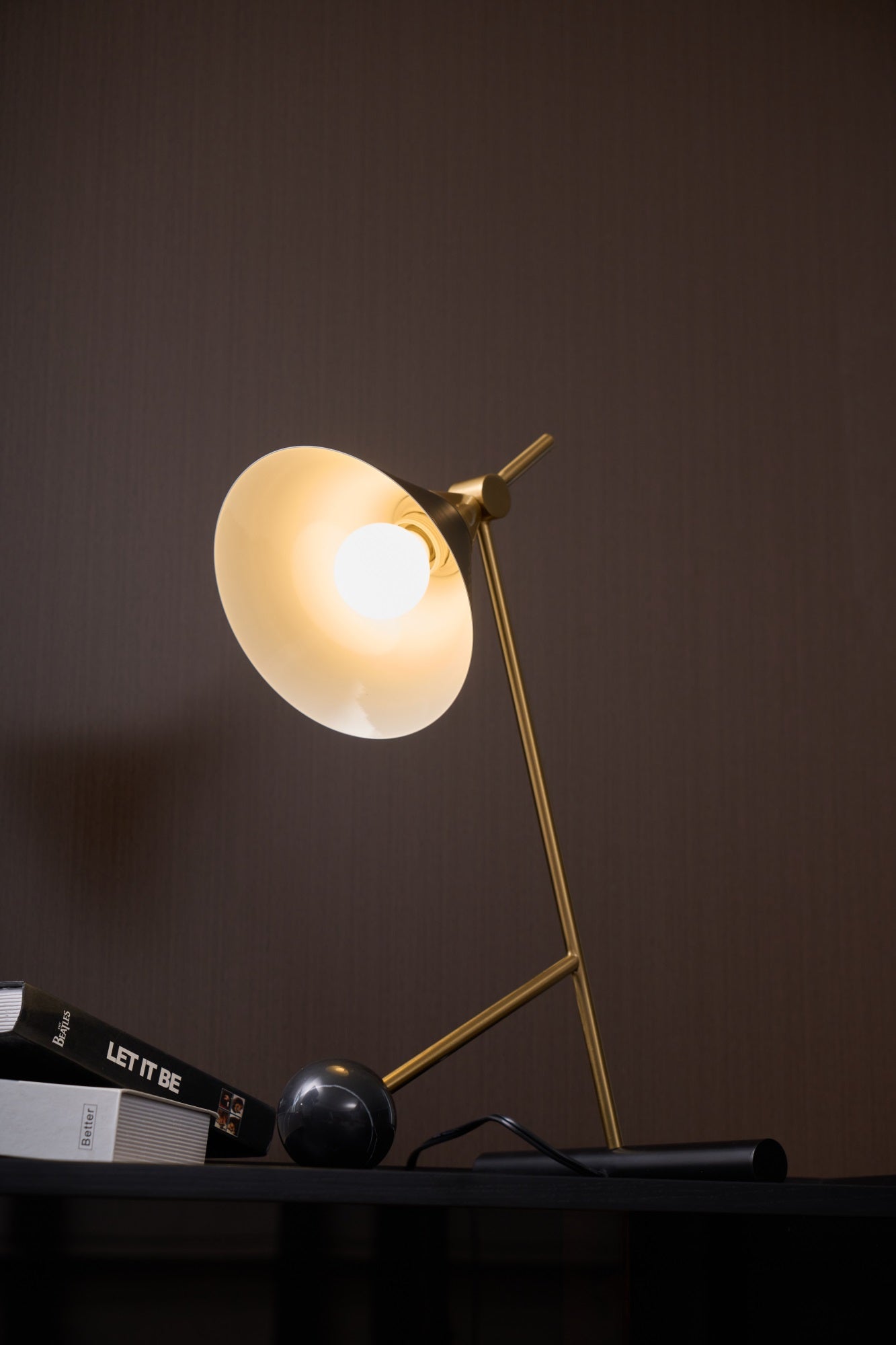 Avelo Marble Geometric Table Lamp-Neutral Decor