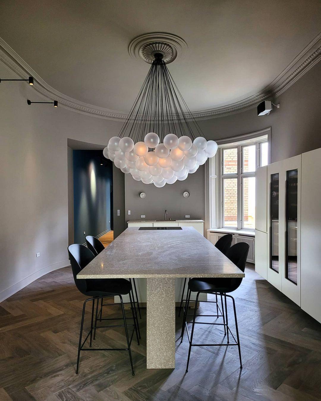 Lustra Chandelier Bubble Frosted Glass-Neutral Decor
