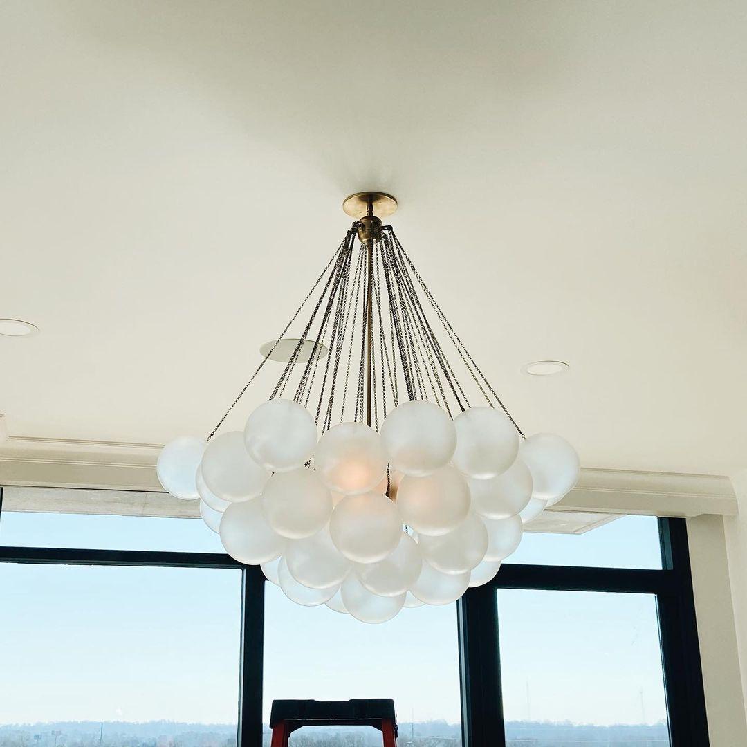 Lustra Chandelier Bubble Frosted Glass-Neutral Decor