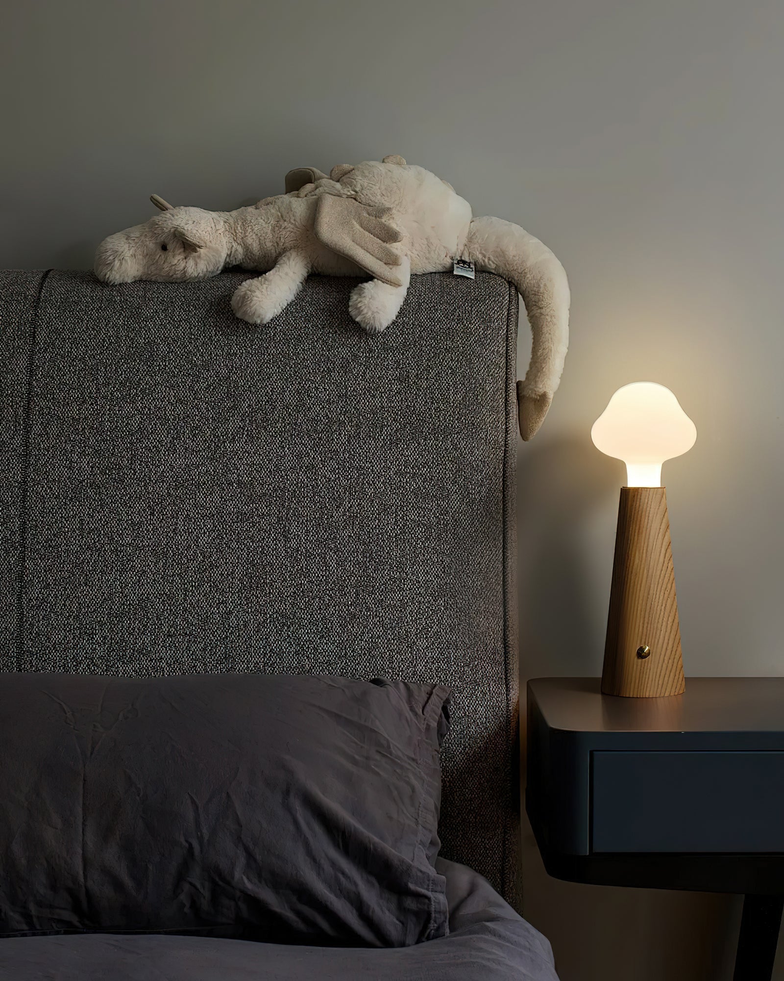 Mushio Wood Cloud Table Lamp-Neutral Decor