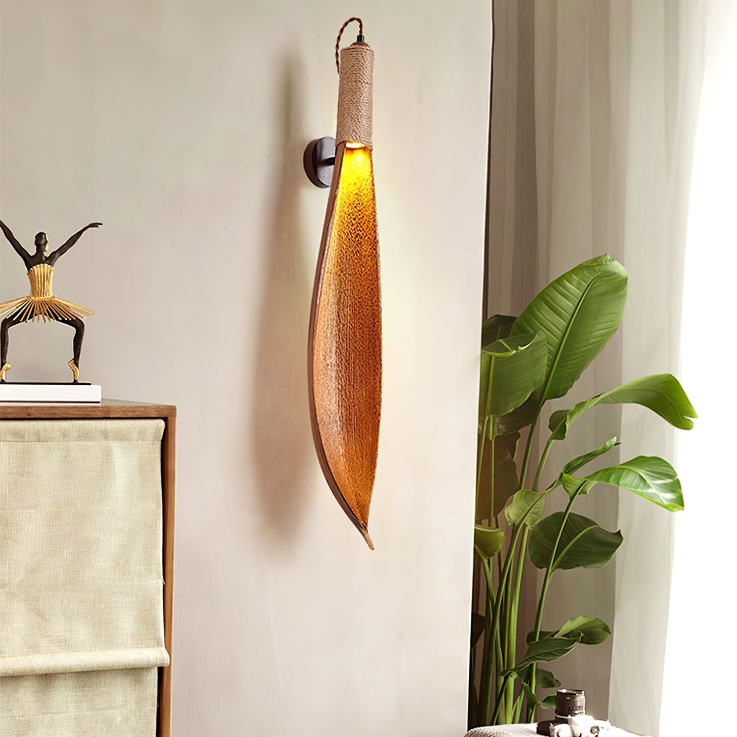 Camarila Individual Creativity Leaf Sconce Wall lamp-Neutral Decor