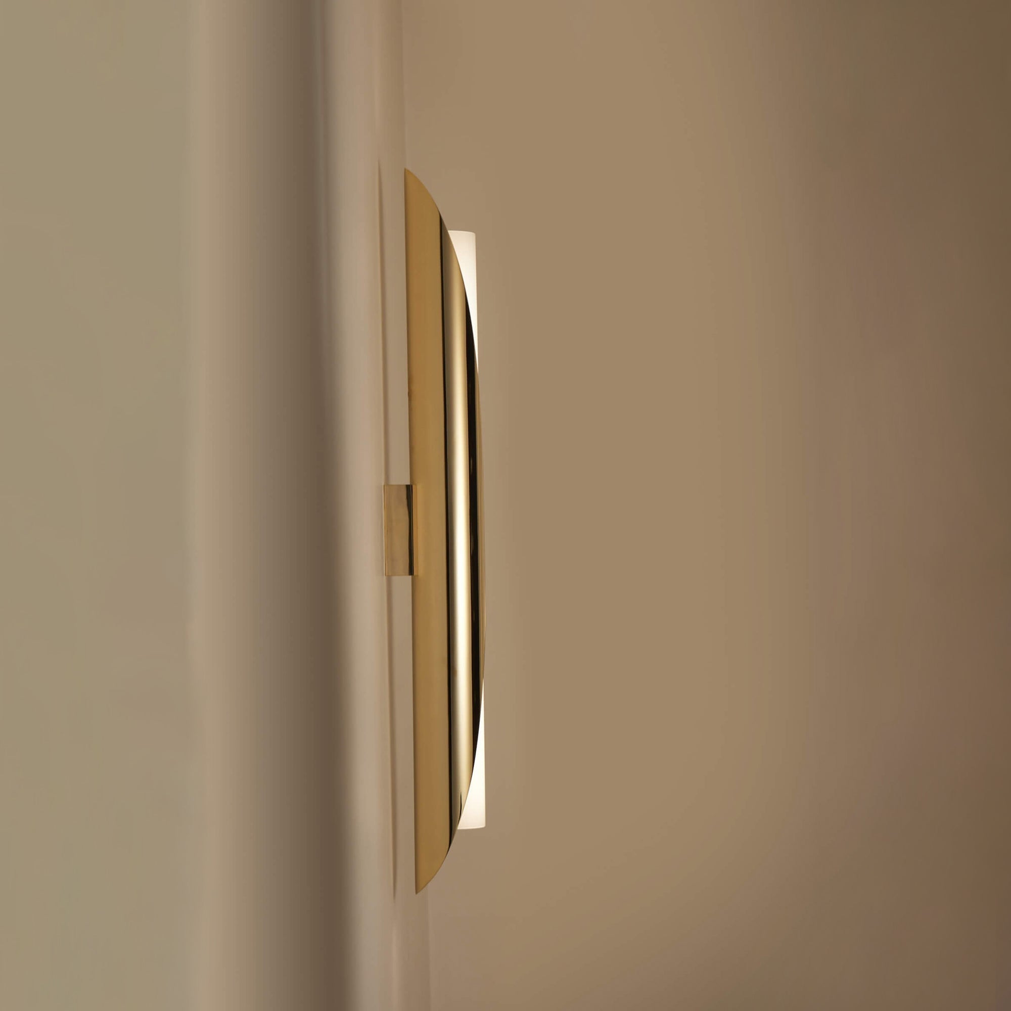 Maren Wall Lamp