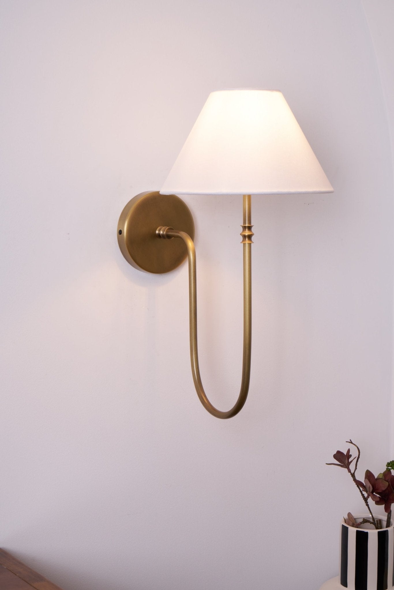 Devenq Vintage Industrial Fabric Wall Light-Neutral Decor
