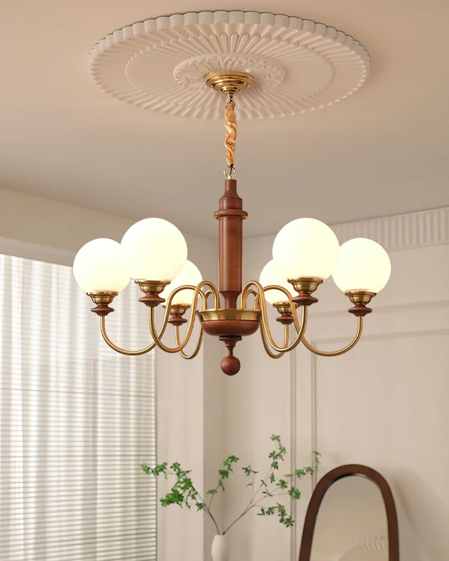 Nyvinia Vintage Brass Glass Chandelier-Neutral Decor