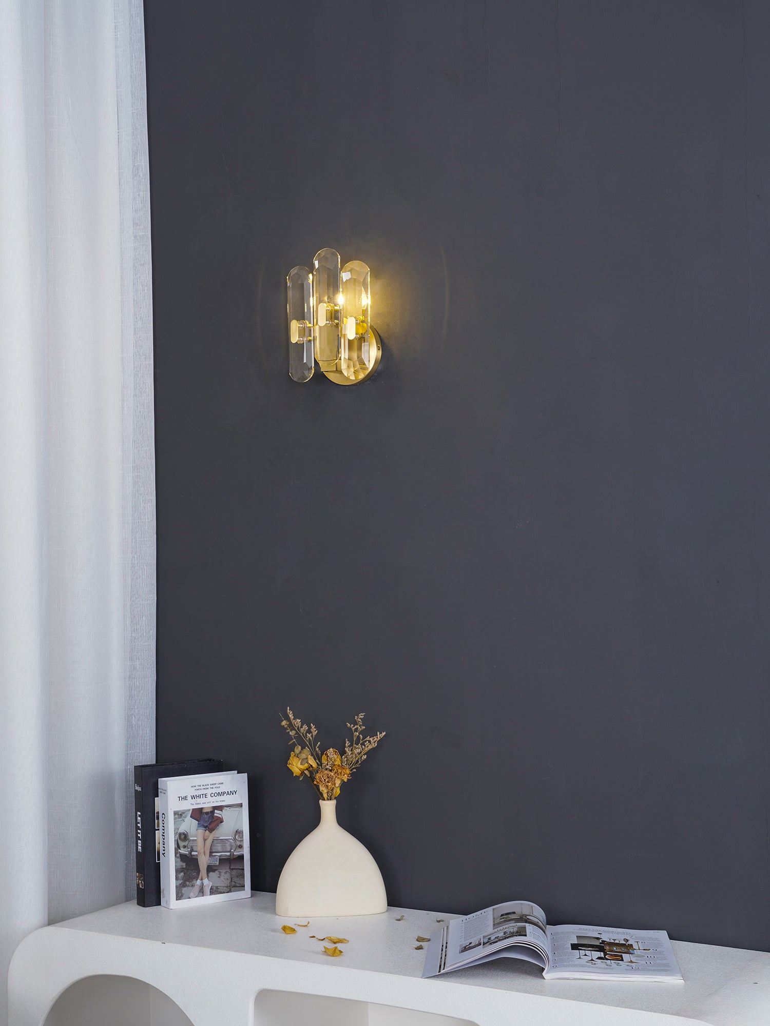 Gevon Postmodern Luxury Crystal Sconce Wall Lamp-Neutral Decor