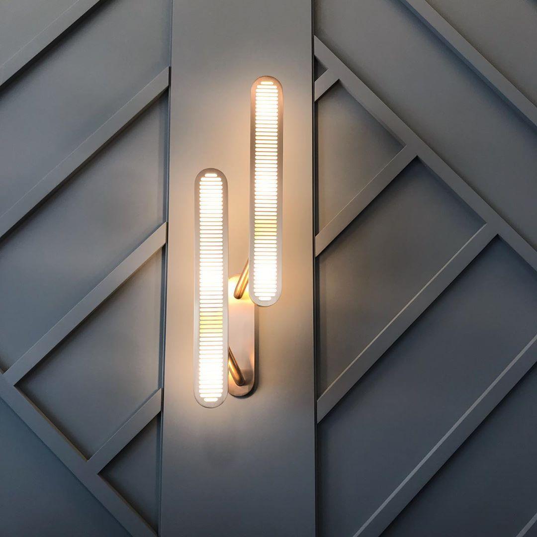 Lustra Wall Lamp Brass Slotted Grill-Neutral Decor