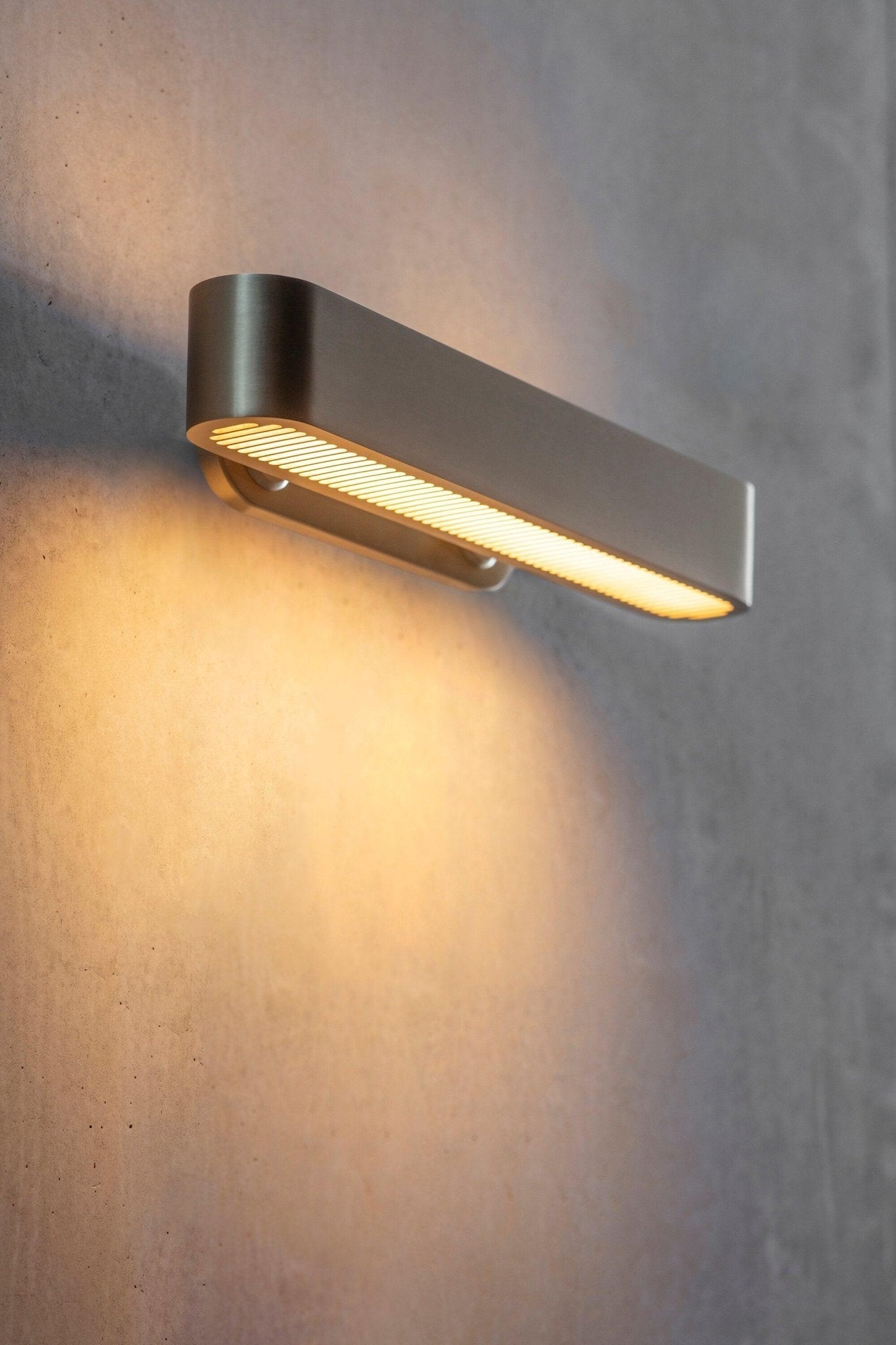 Lustra Wall Lamp Brass Slotted Grill-Neutral Decor