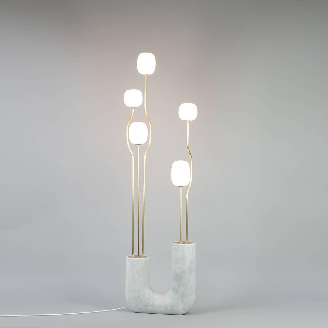 Aria Elegant Comet Floor Lamp-Neutral Decor
