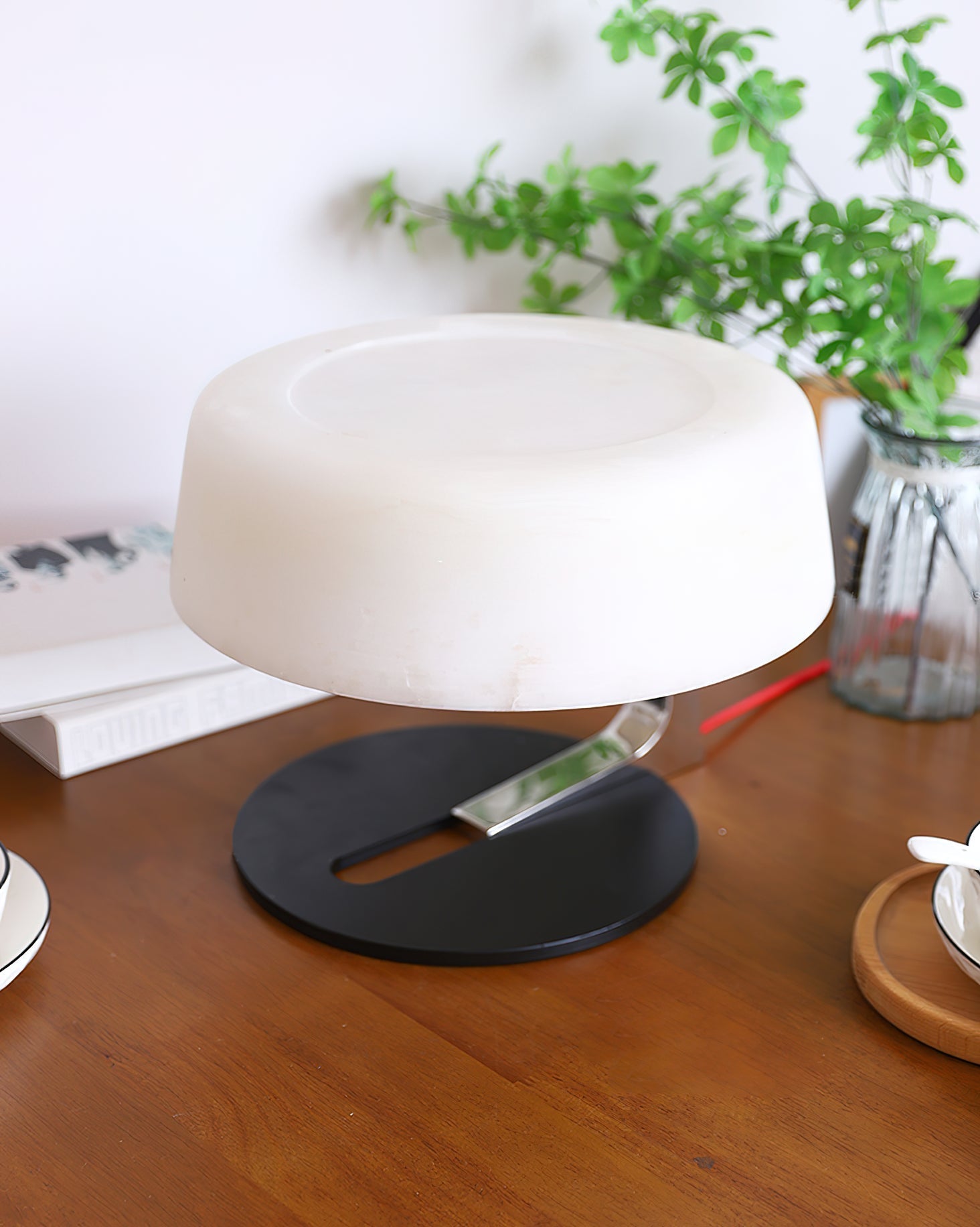 Nysolora Dome Alabaster Table Lamp-Neutral Decor