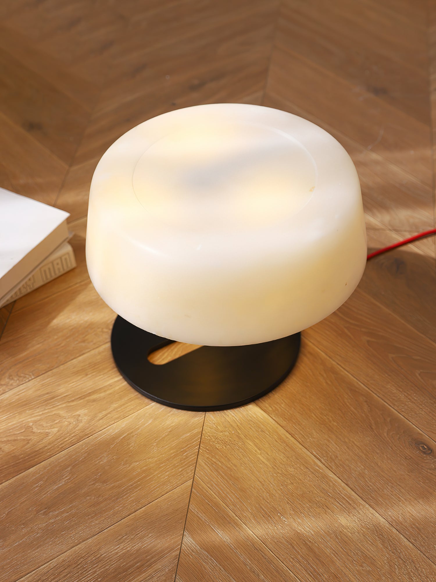Nysolora Dome Alabaster Table Lamp-Neutral Decor