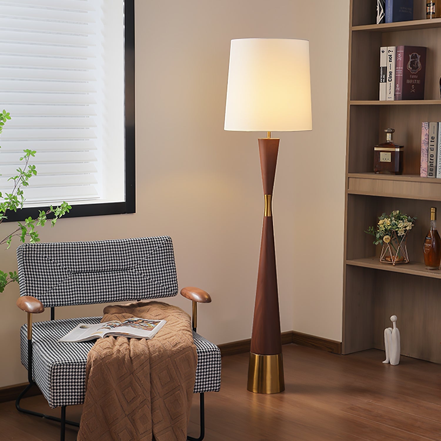 Cicaril Modern Table Lamp-Neutral Decor