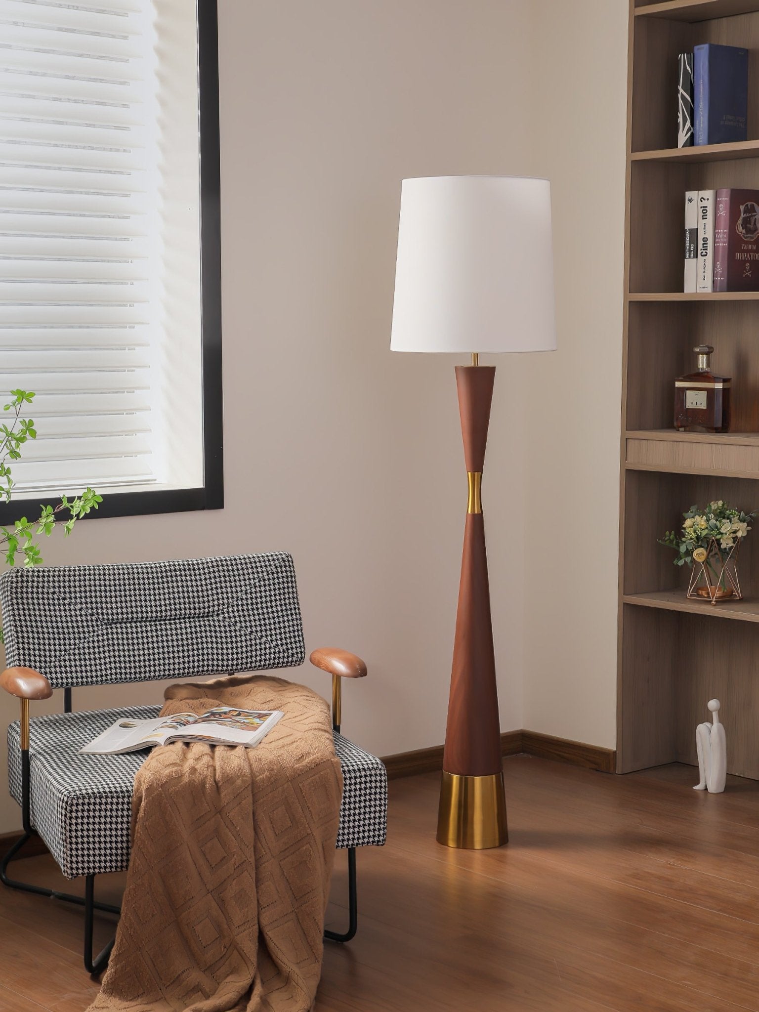Cicaril Modern Table Lamp-Neutral Decor