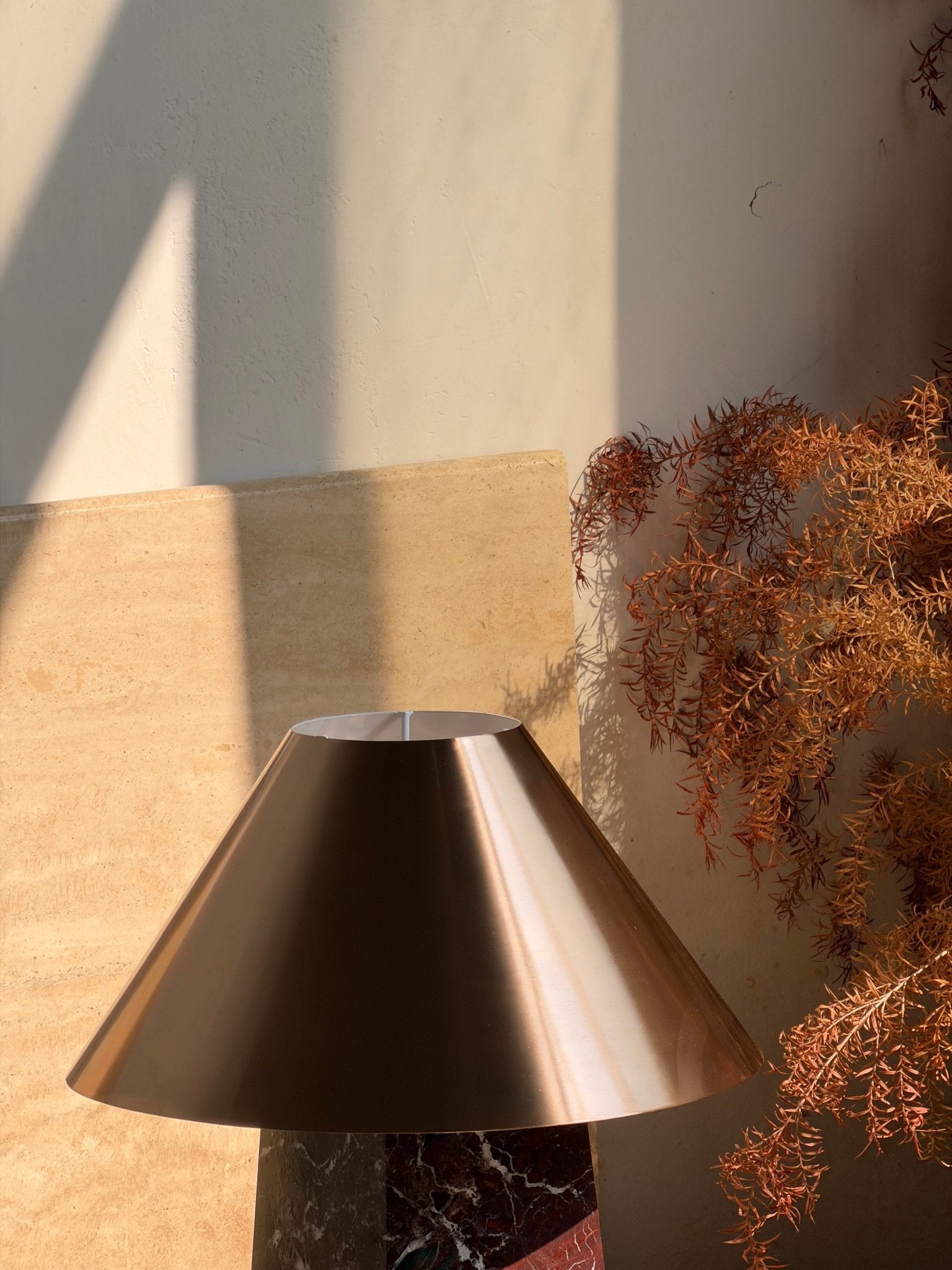 Conic Marble Table Lamp-Neutral Decor