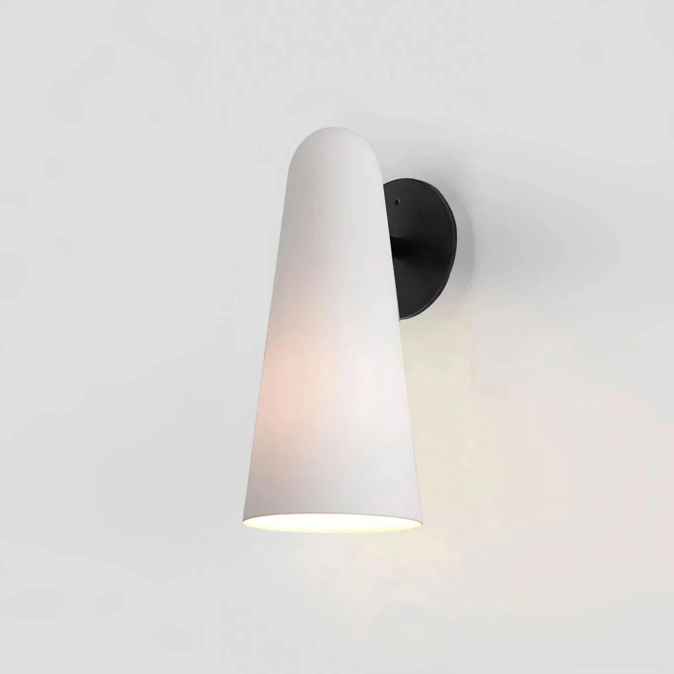 Conical Glass Wall Lamp-Neutral Decor