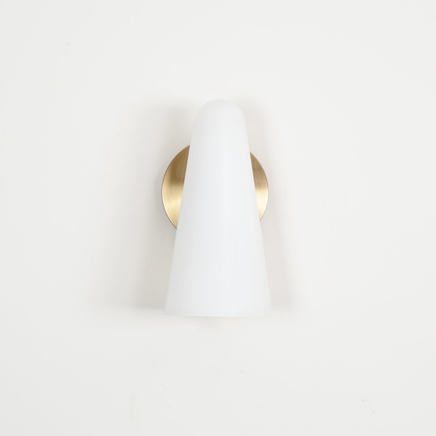 Conical Glass Wall Lamp-Neutral Decor