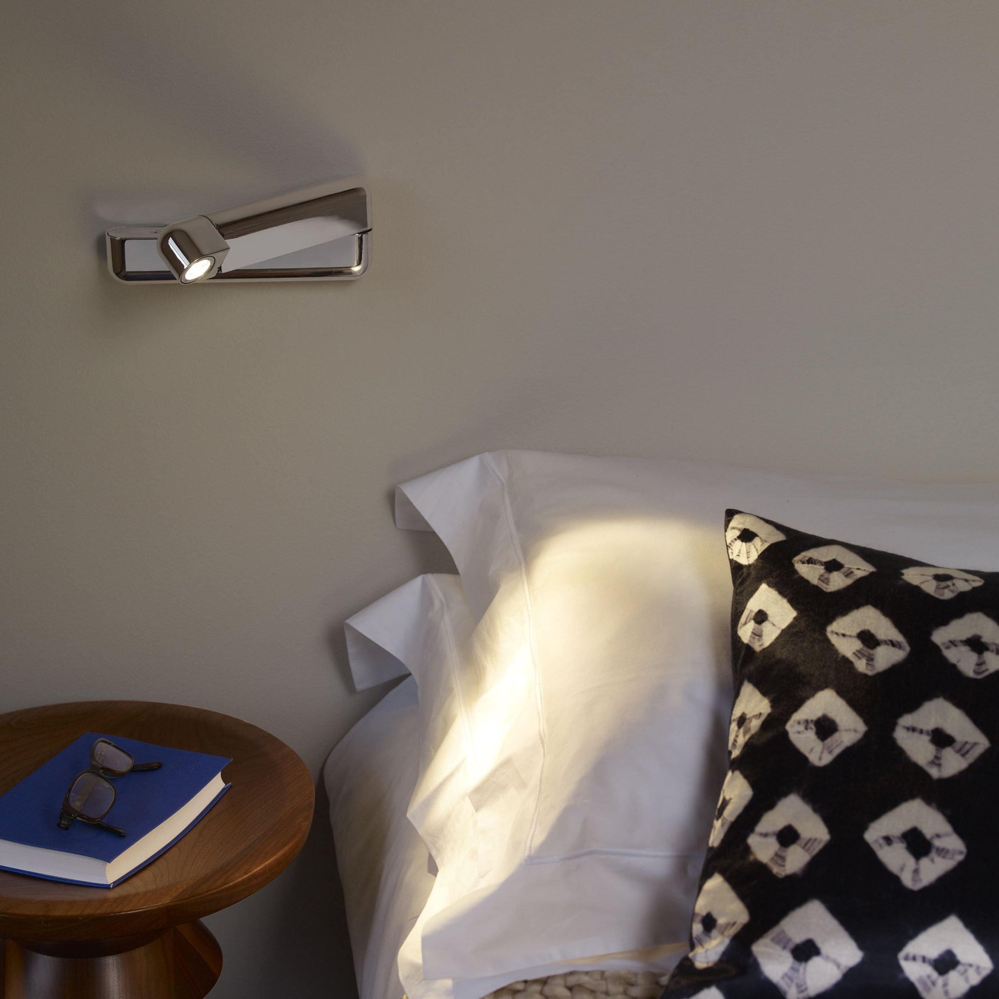 Lustra Wall Lamp Black LED Adjustable USB-Neutral Decor