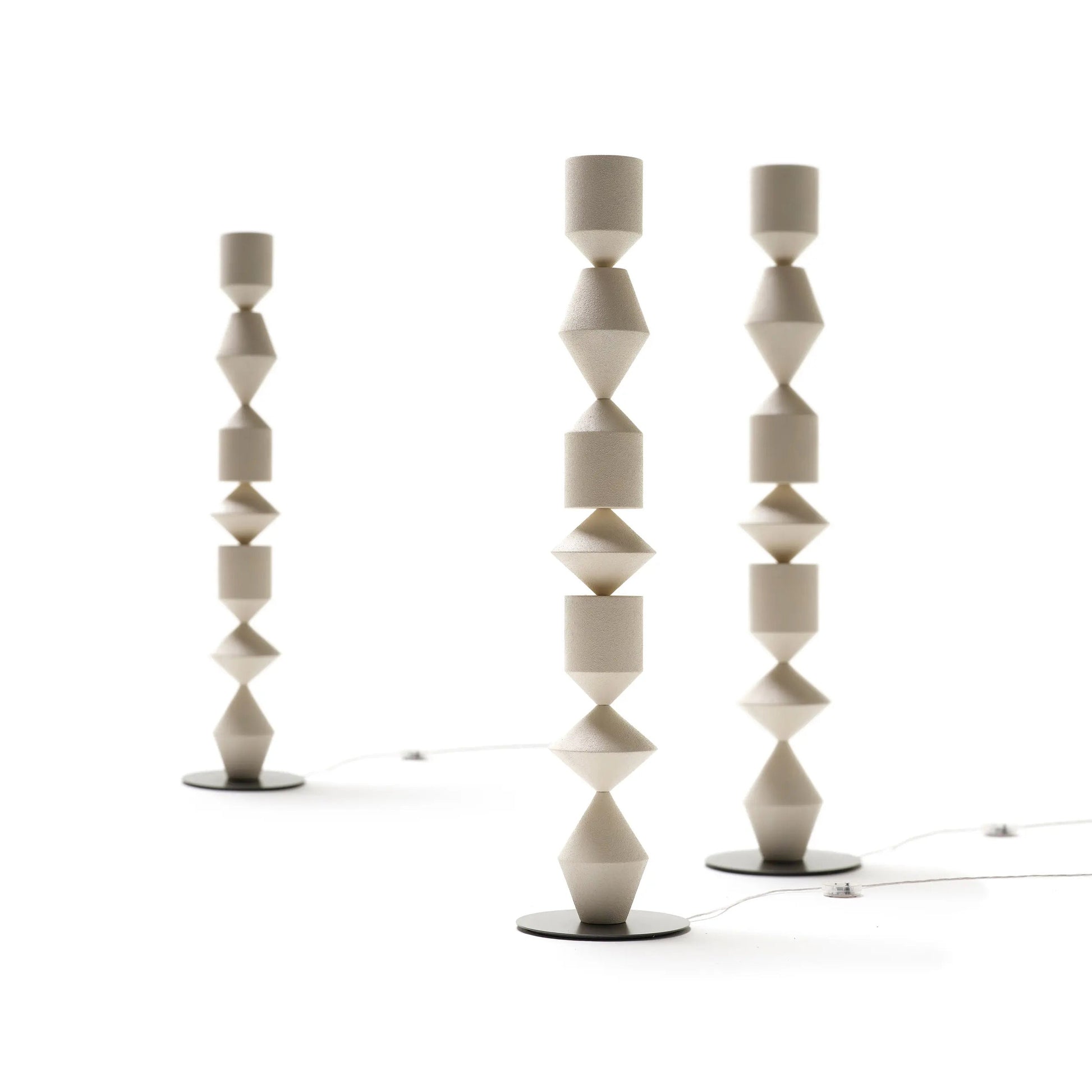 Diagram showing the dimensions of the Costantina Floor Lamp.