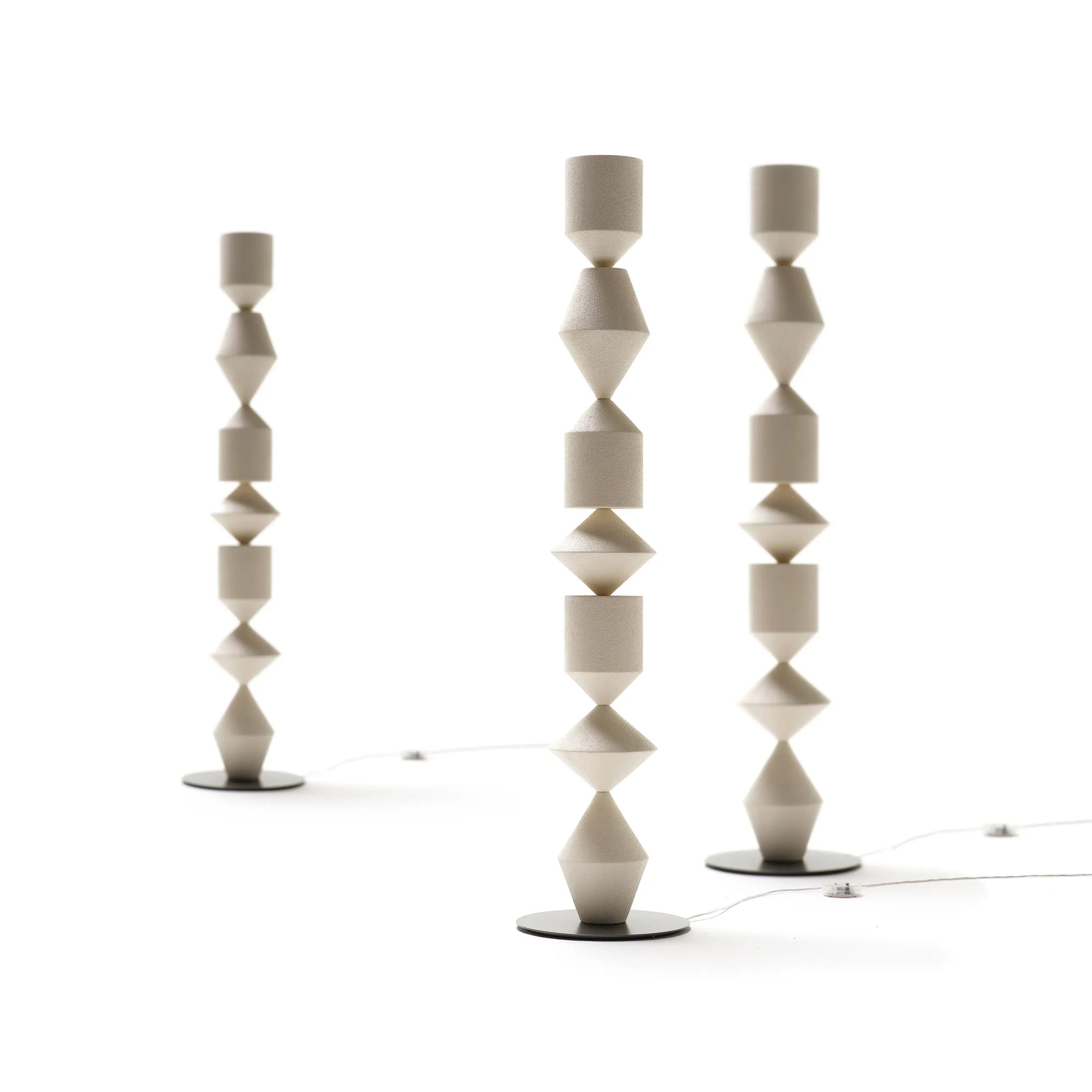 Diagram showing the dimensions of the Costantina Floor Lamp.