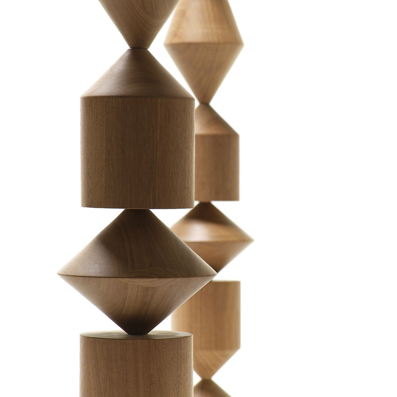 Side profile of the Costantina Floor Lamp.