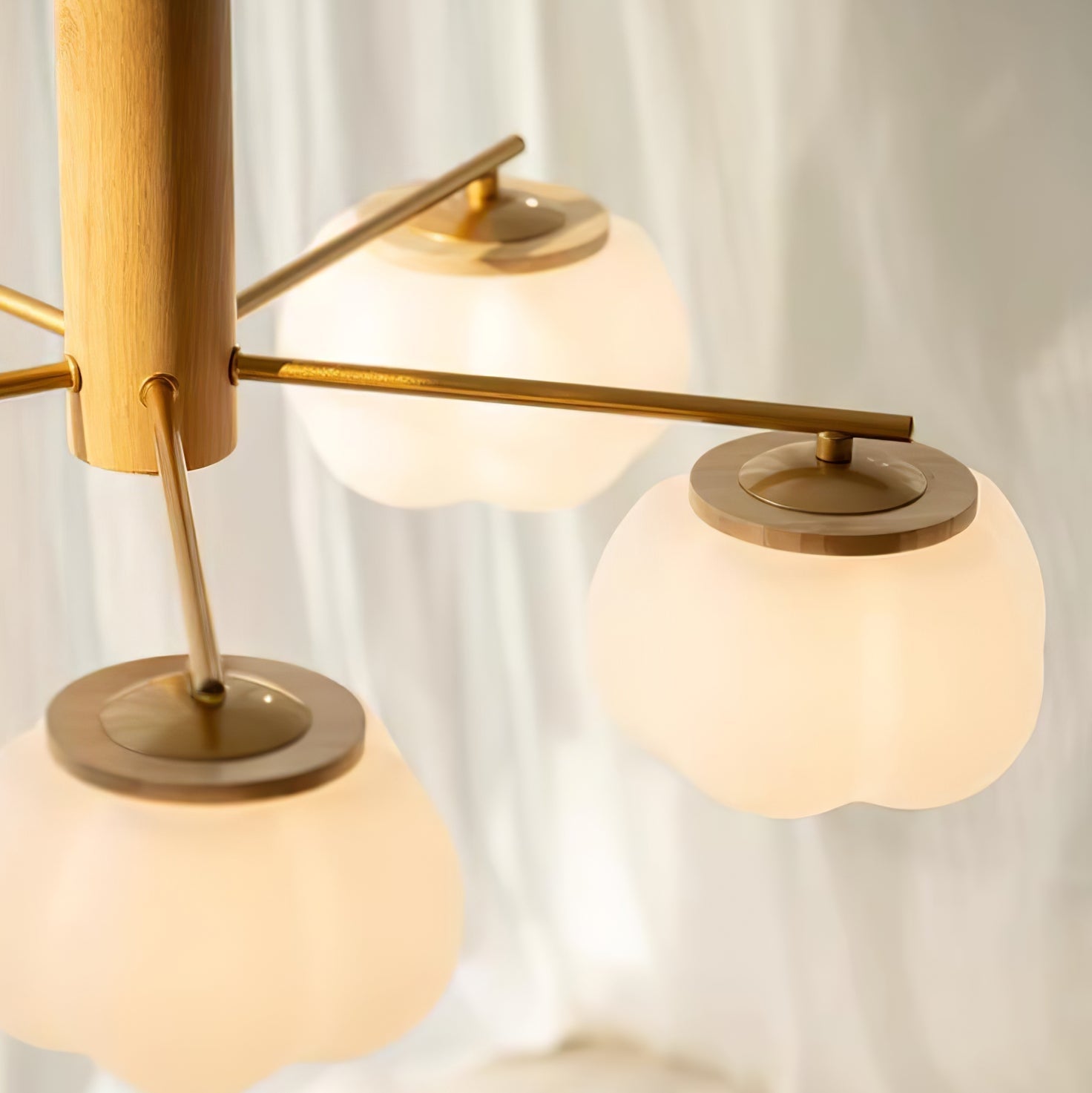 Tyler Vintage Chandelier-Neutral Decor
