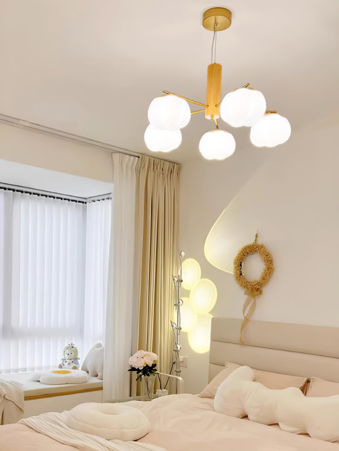 Tyler Vintage Chandelier-Neutral Decor