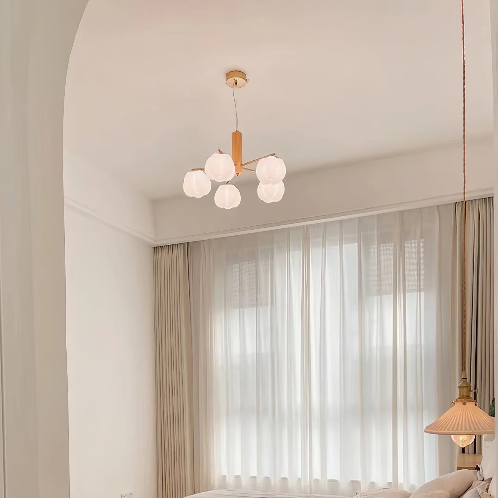 Tyler Vintage Chandelier-Neutral Decor
