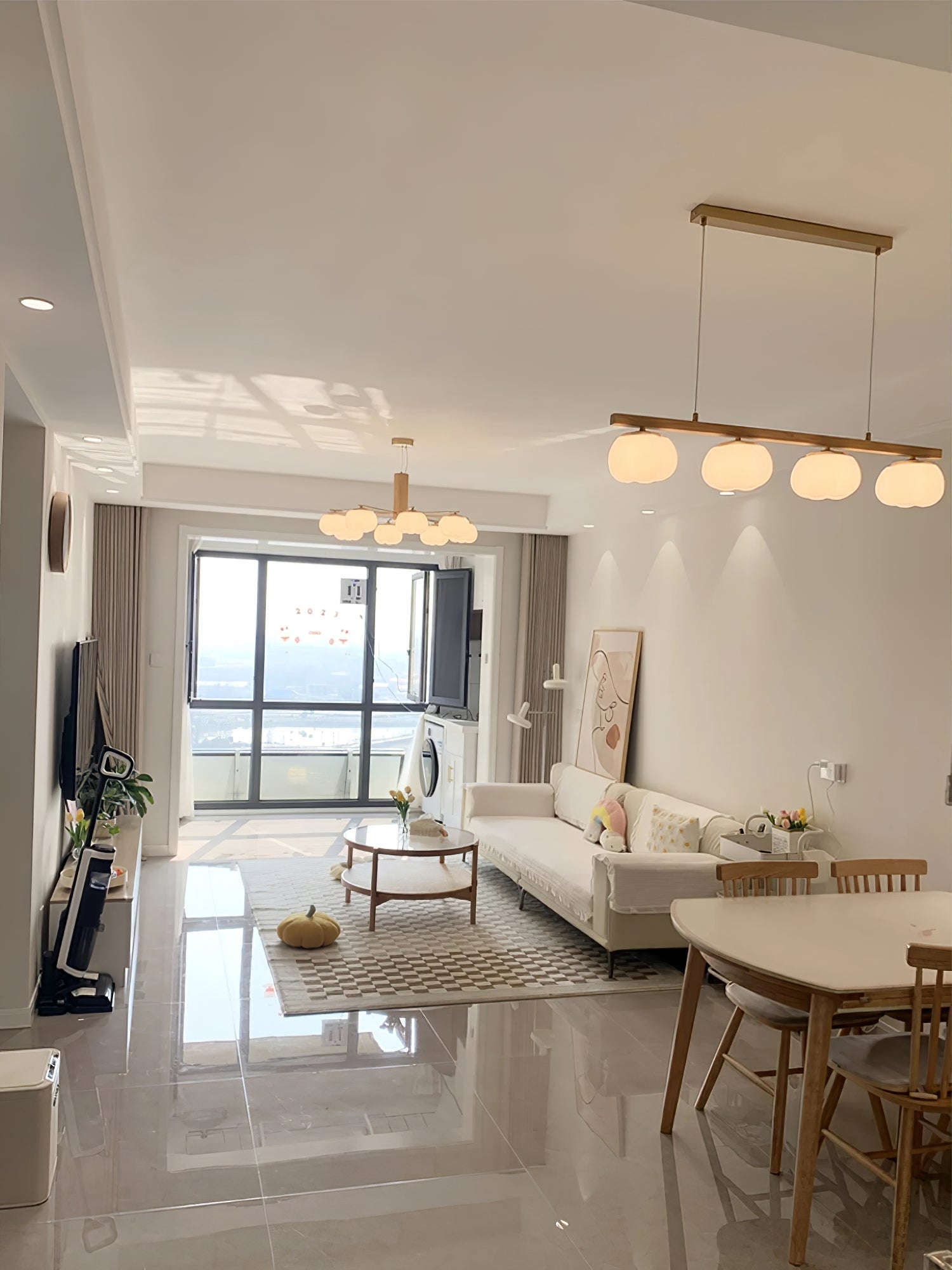 Tyler Vintage Chandelier-Neutral Decor