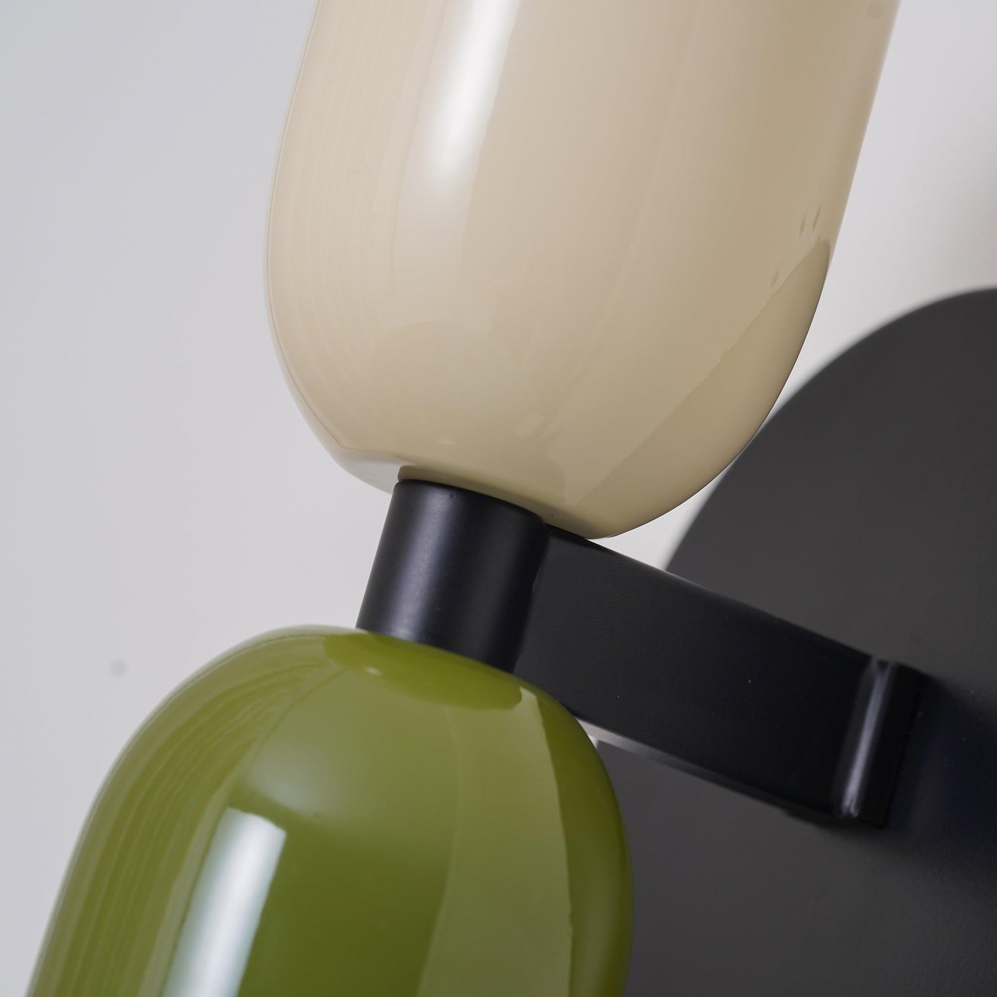 Lustra Wall Lamp Green Black Minimalist Plug-In-Neutral Decor