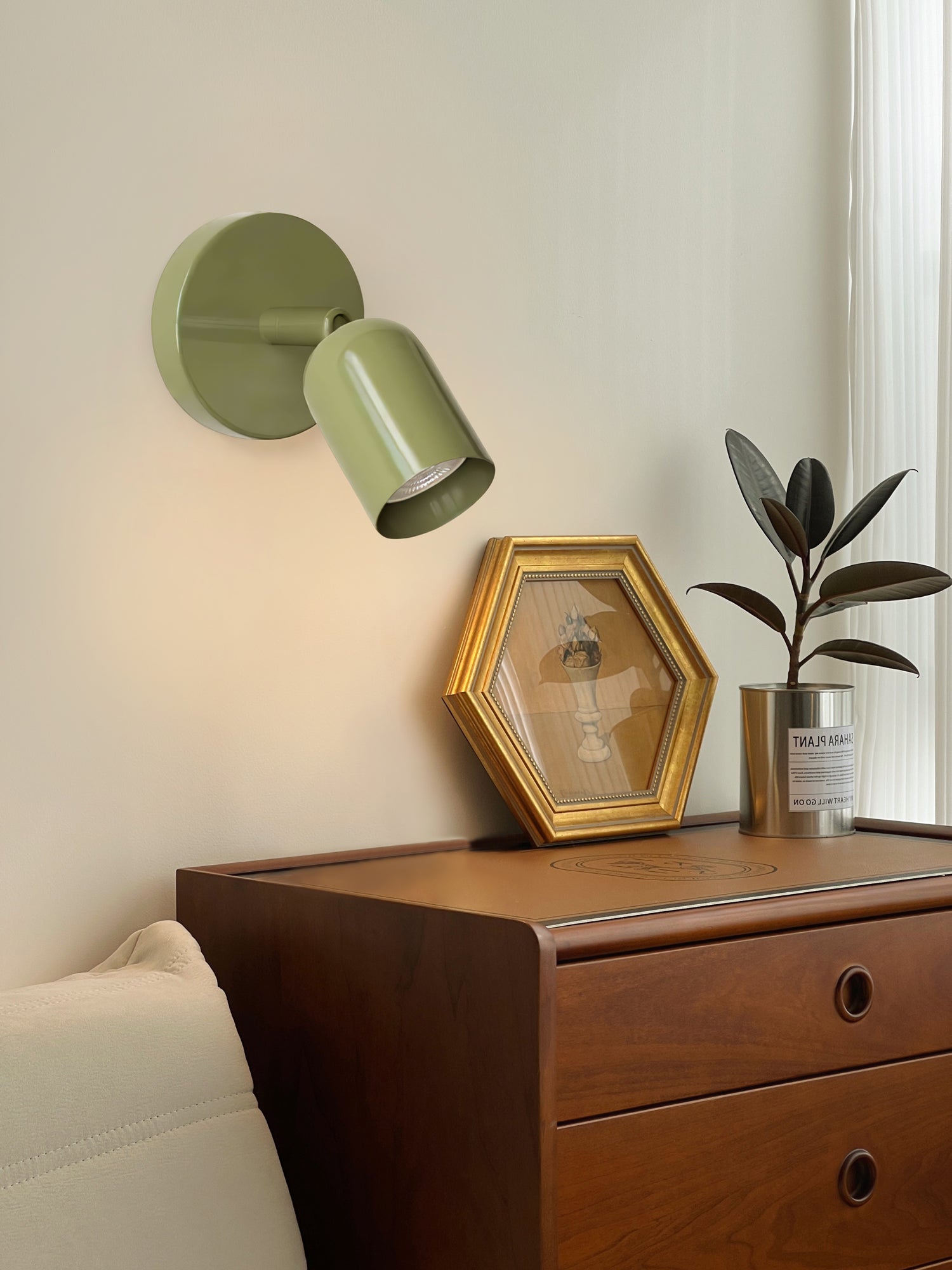 Keveno Modern Minimalist Adjustable Wall Lamp-Neutral Decor
