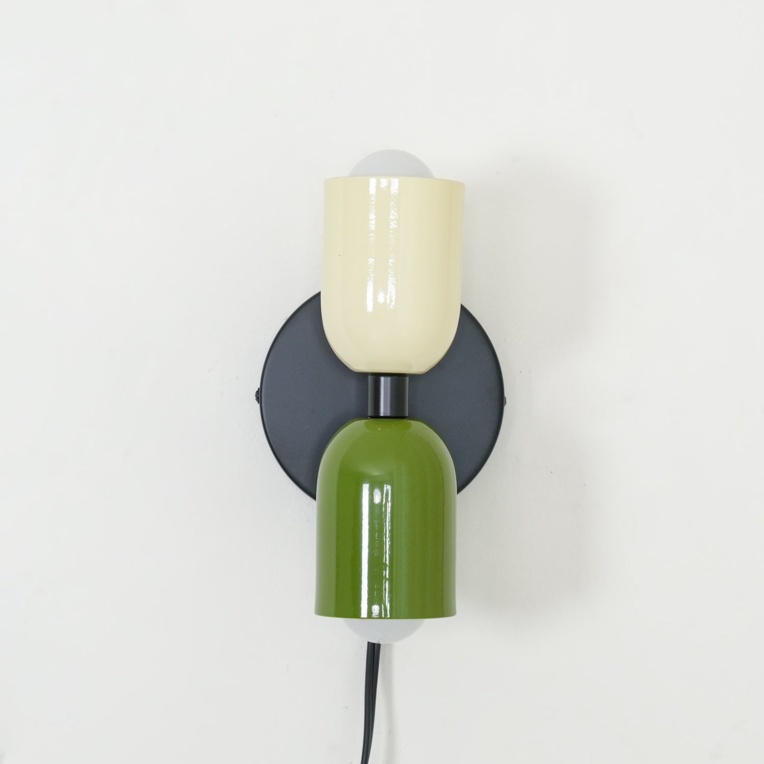 Lustra Wall Lamp Green Black Minimalist Plug-In-Neutral Decor