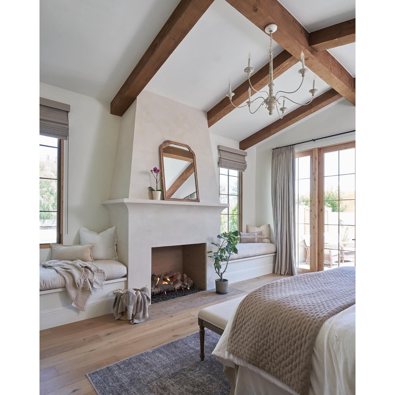 Arlo Chandelier