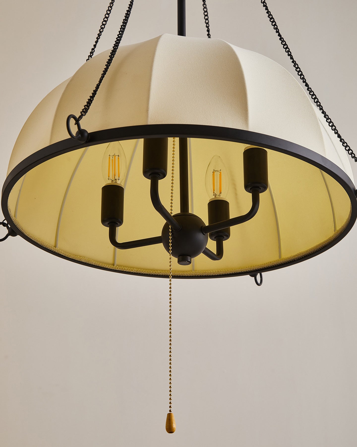 Diagram showing the dimensions of the Covina Pendant Lamp.