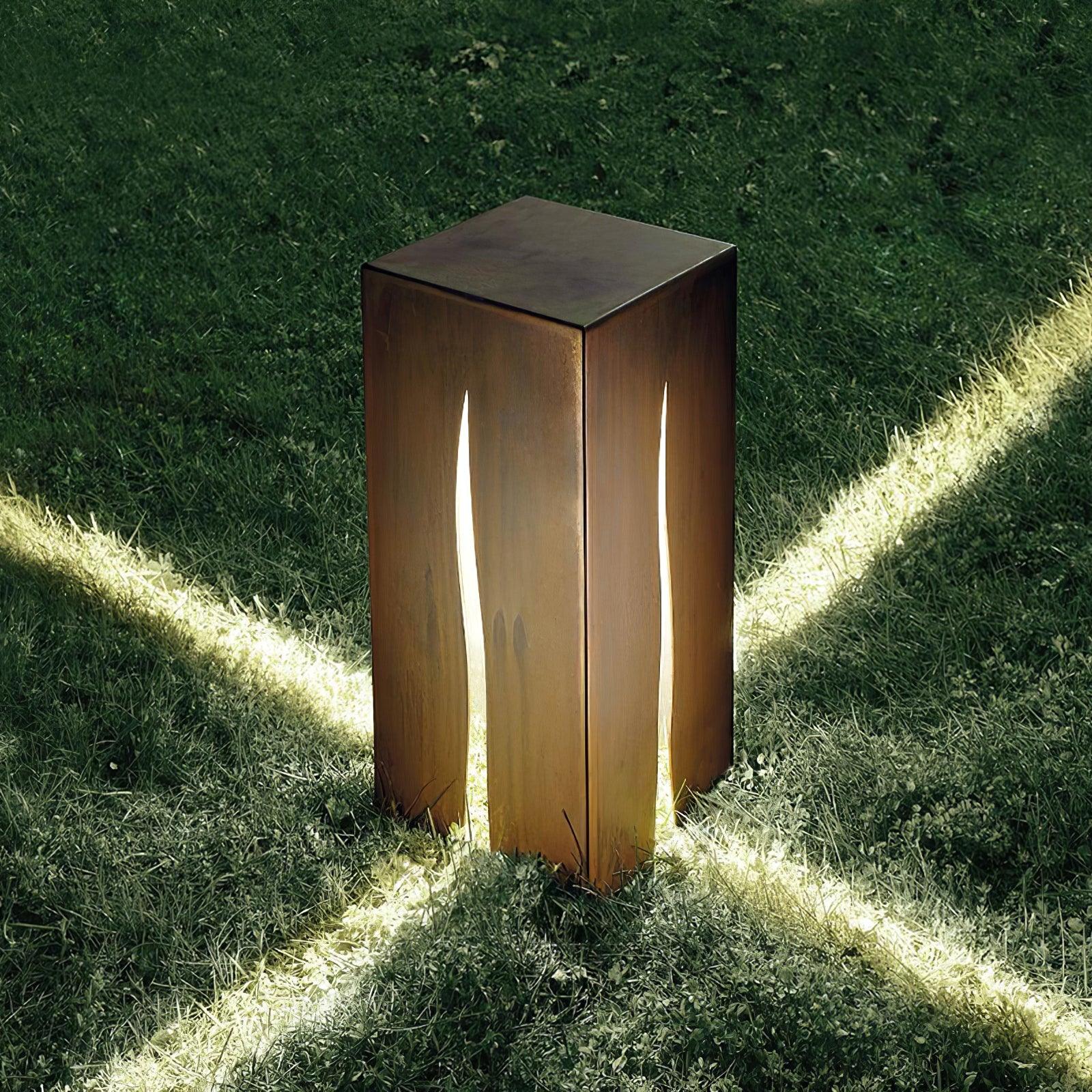 Ugo Outdoor Light Crack Cube-Neutral Decor