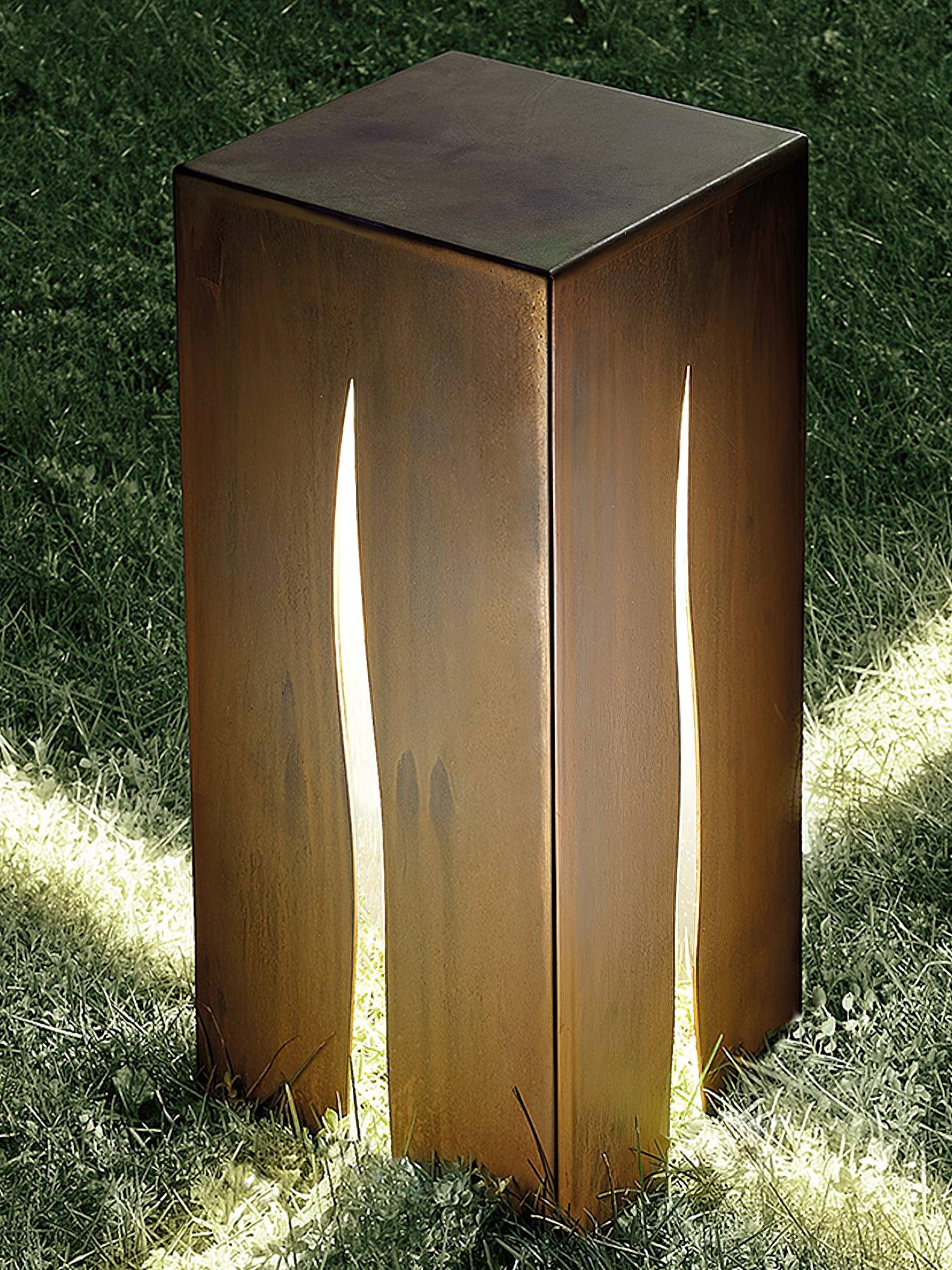 Ugo Outdoor Light Crack Cube-Neutral Decor