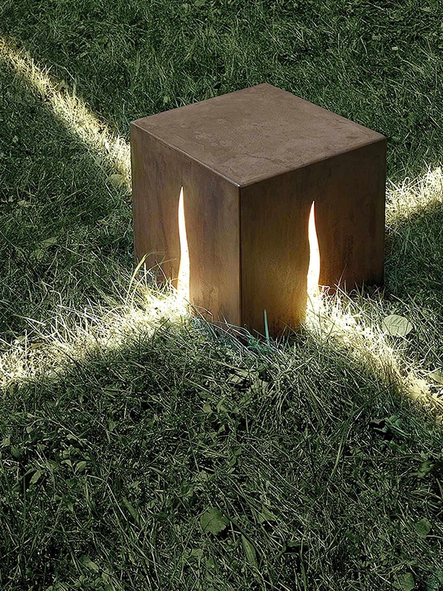 Ugo Outdoor Light Crack Cube-Neutral Decor
